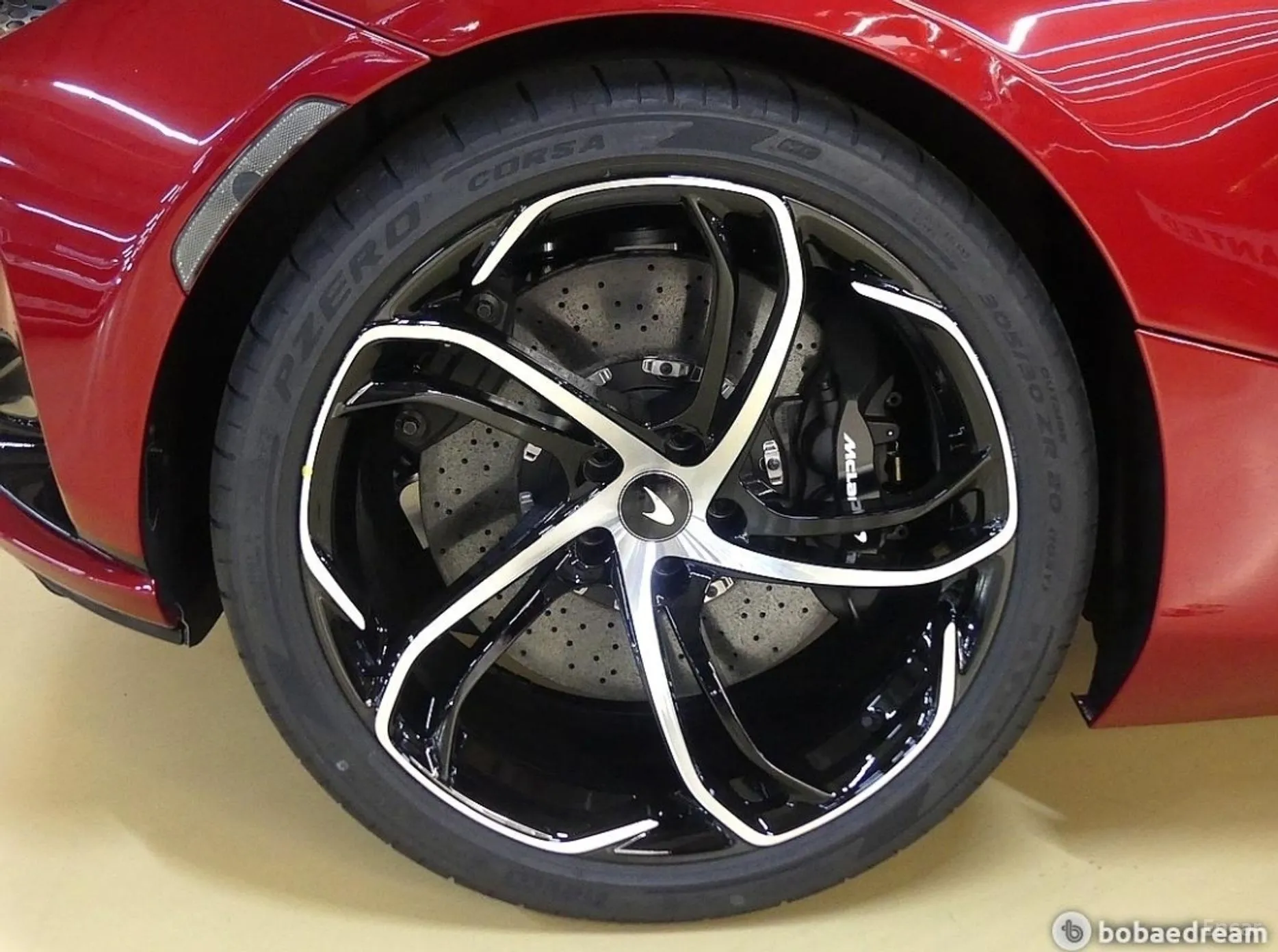 McLaren 750S превью 12