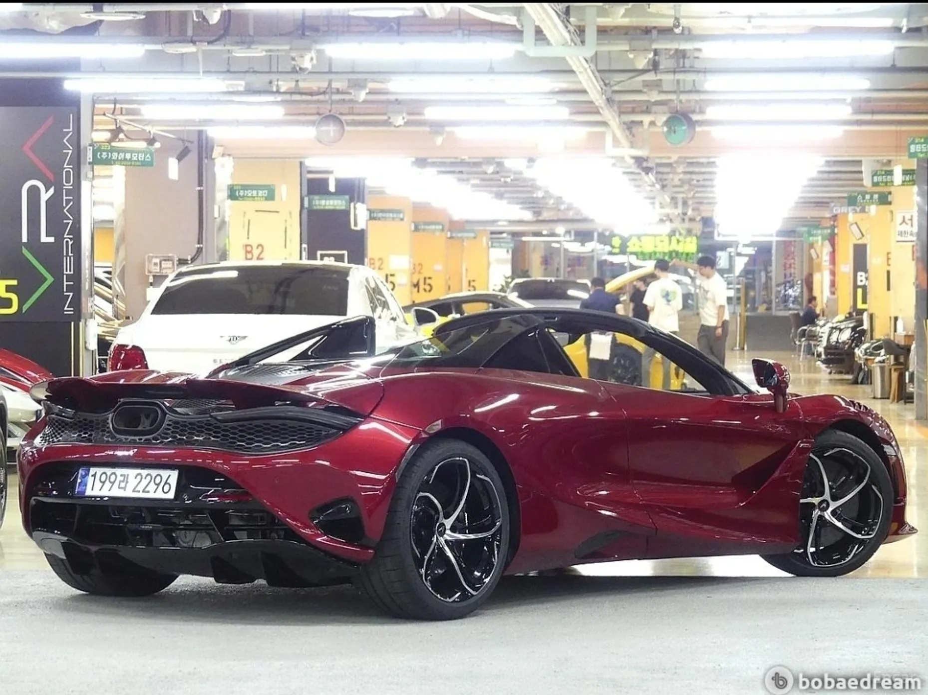 McLaren 750S превью 20