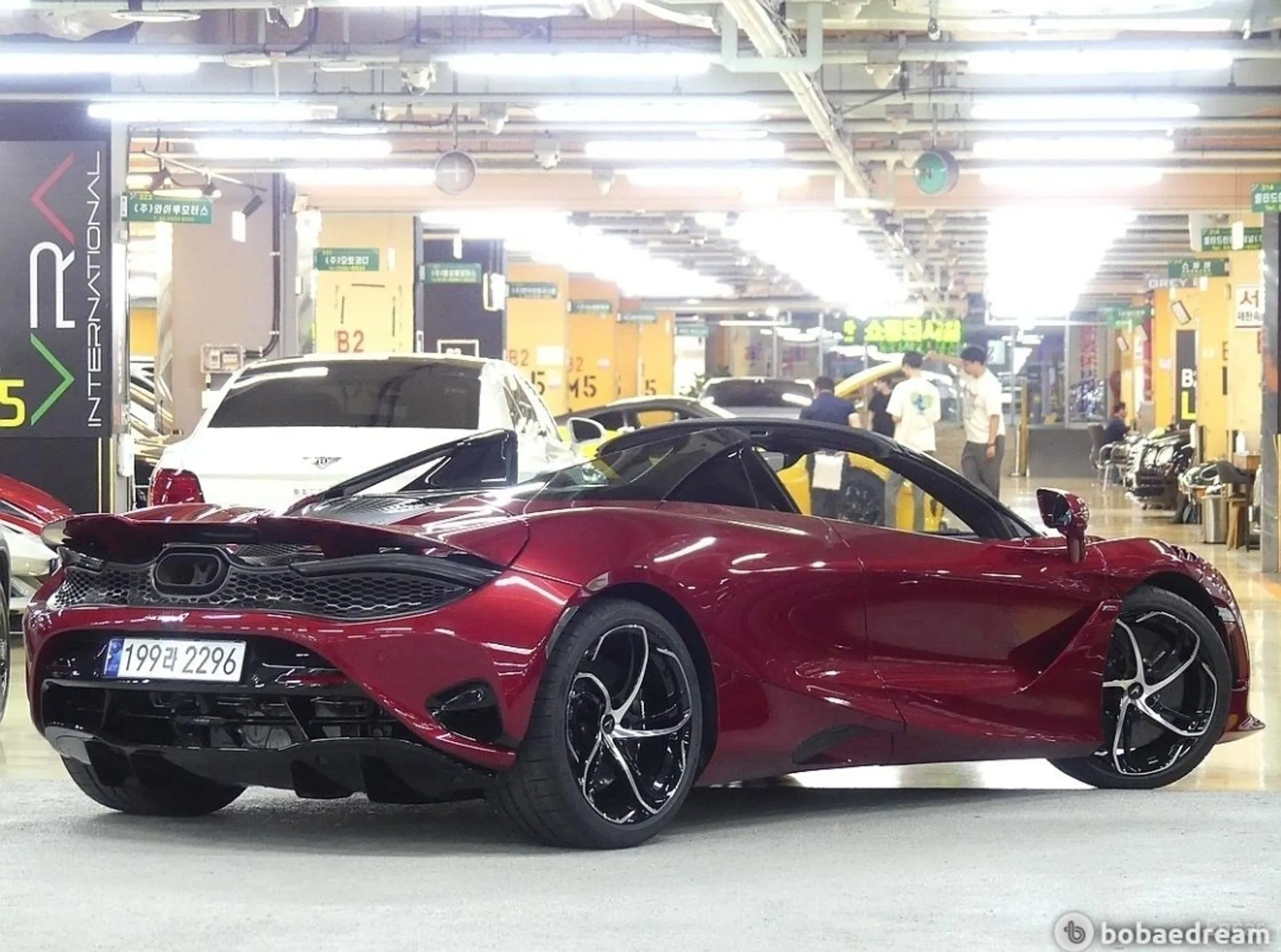 McLaren 750S превью 5