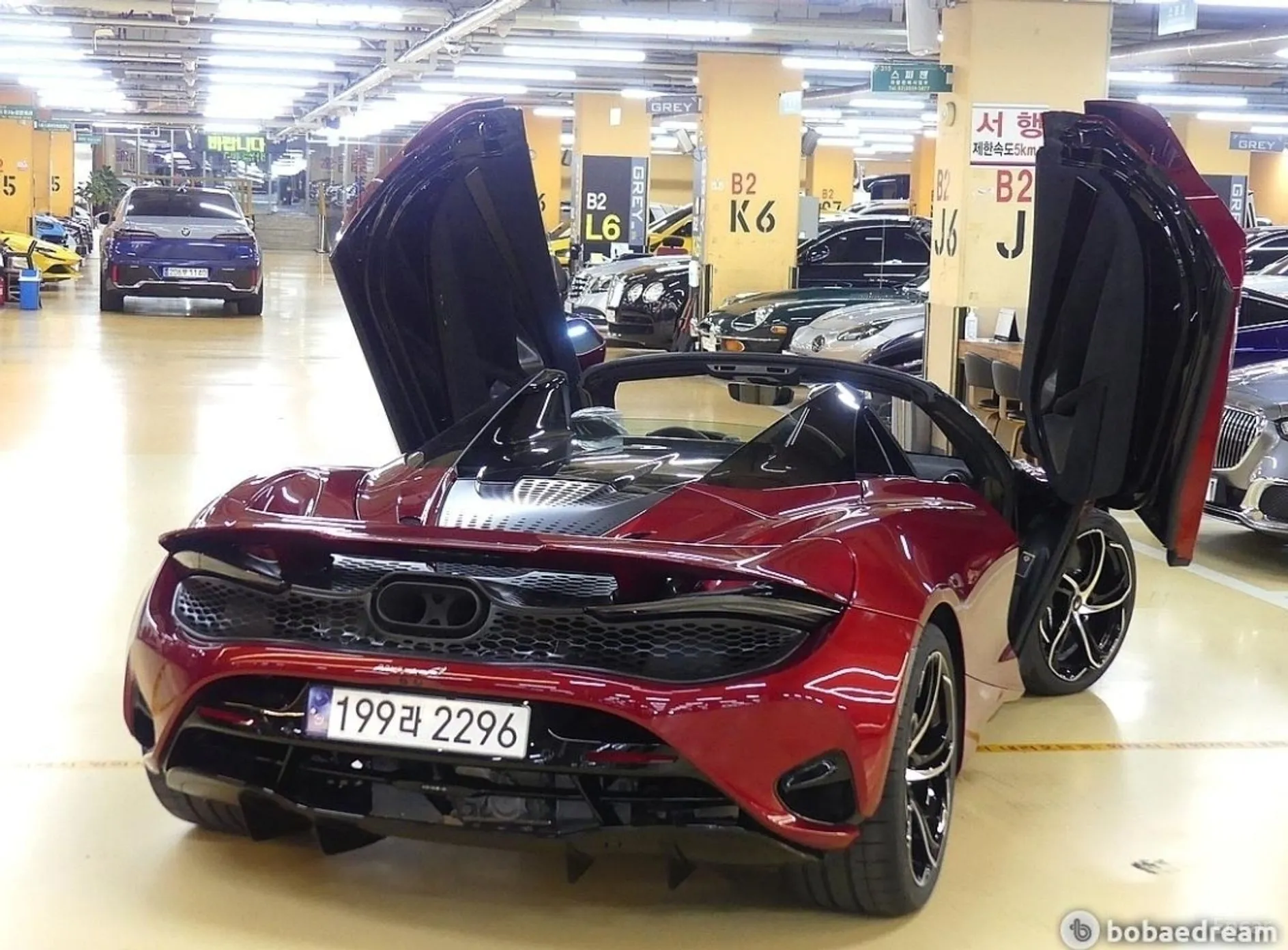 McLaren 750S превью 7