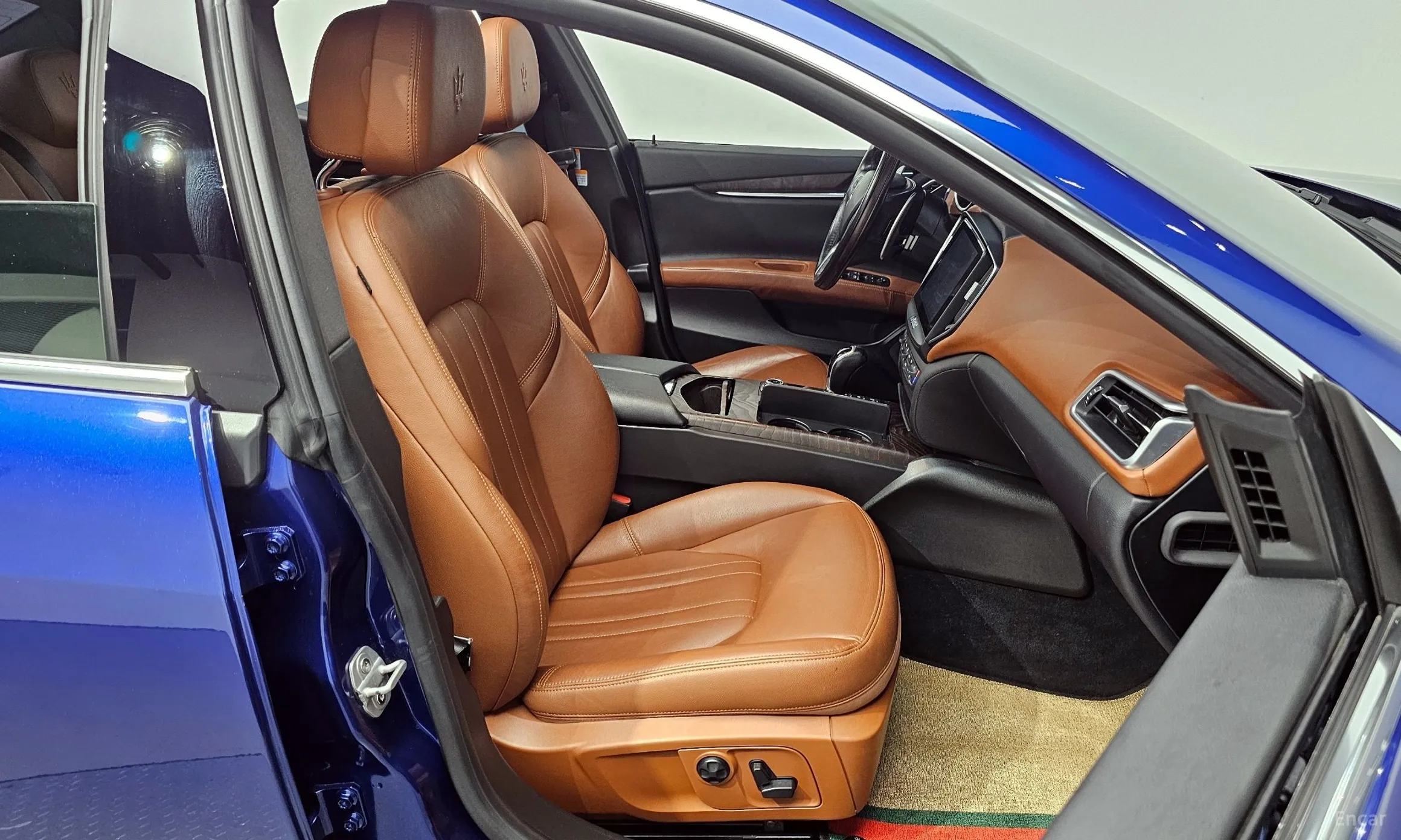 Maserati Ghibli превью 12