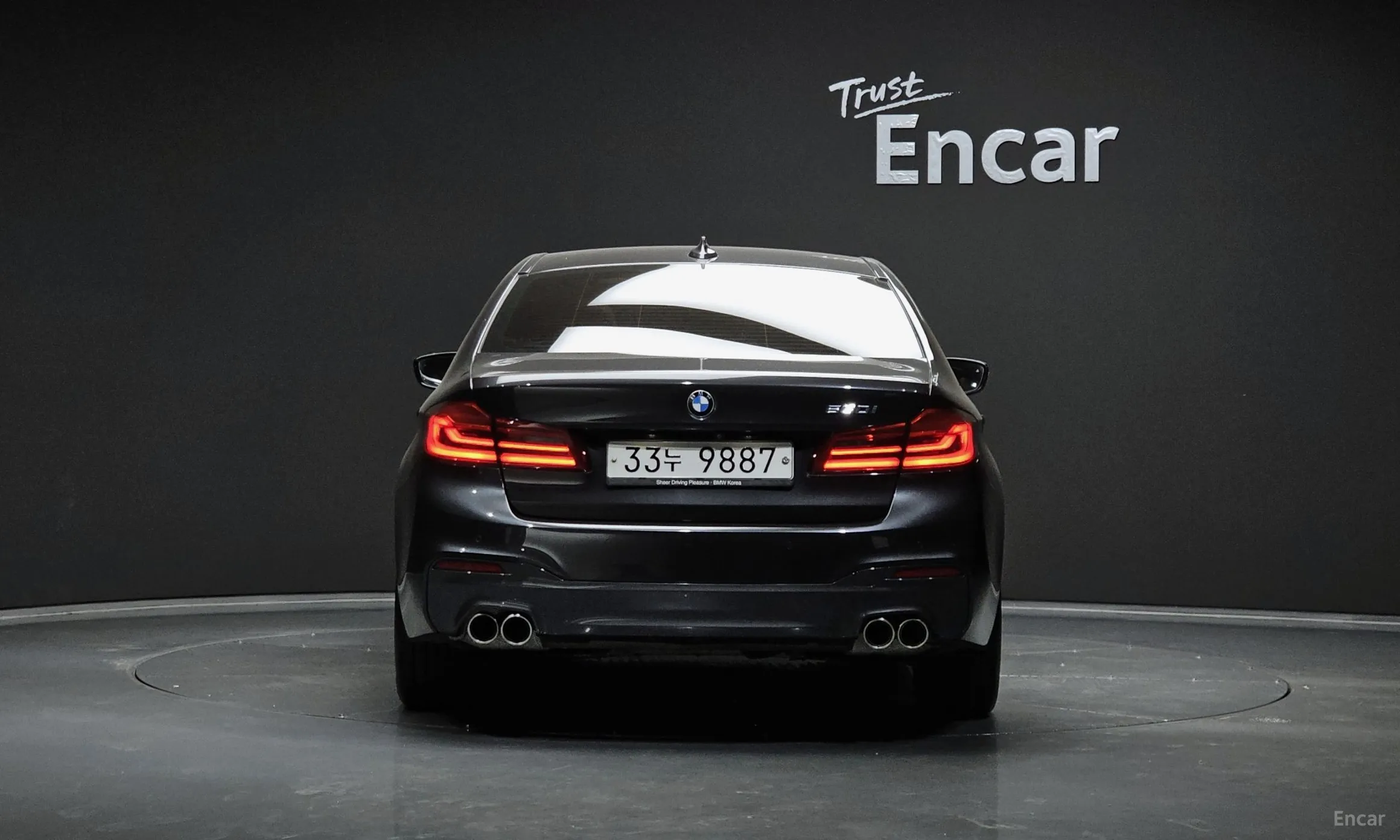 BMW 5 Series (G30) превью 3