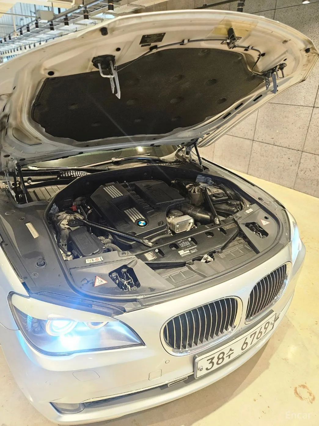 BMW 7 Series (F01) превью 4