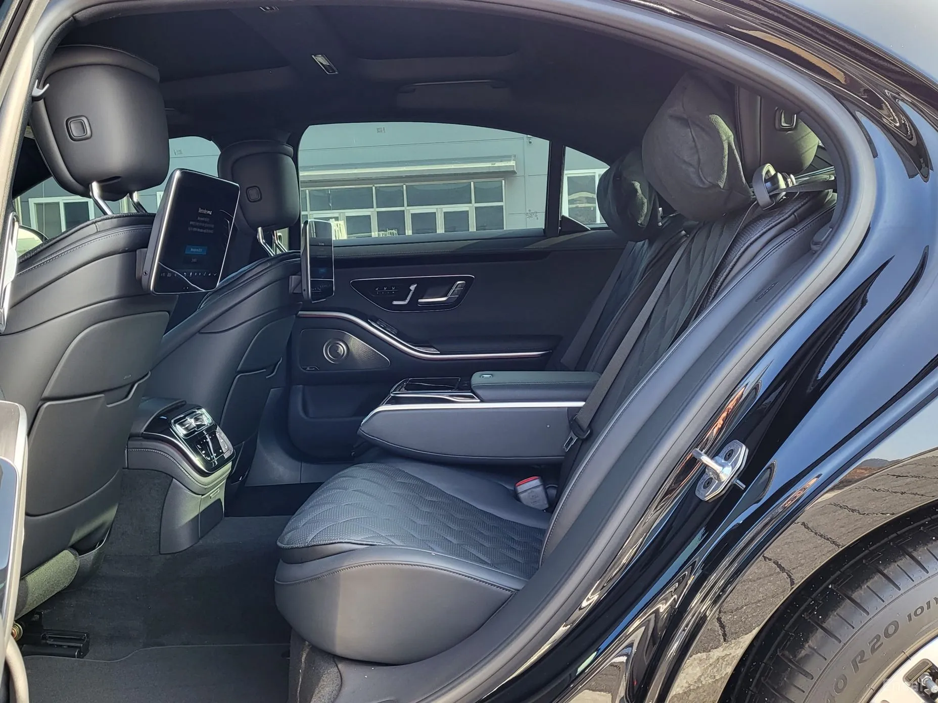 Mercedes Benz S-Class W223 превью 10