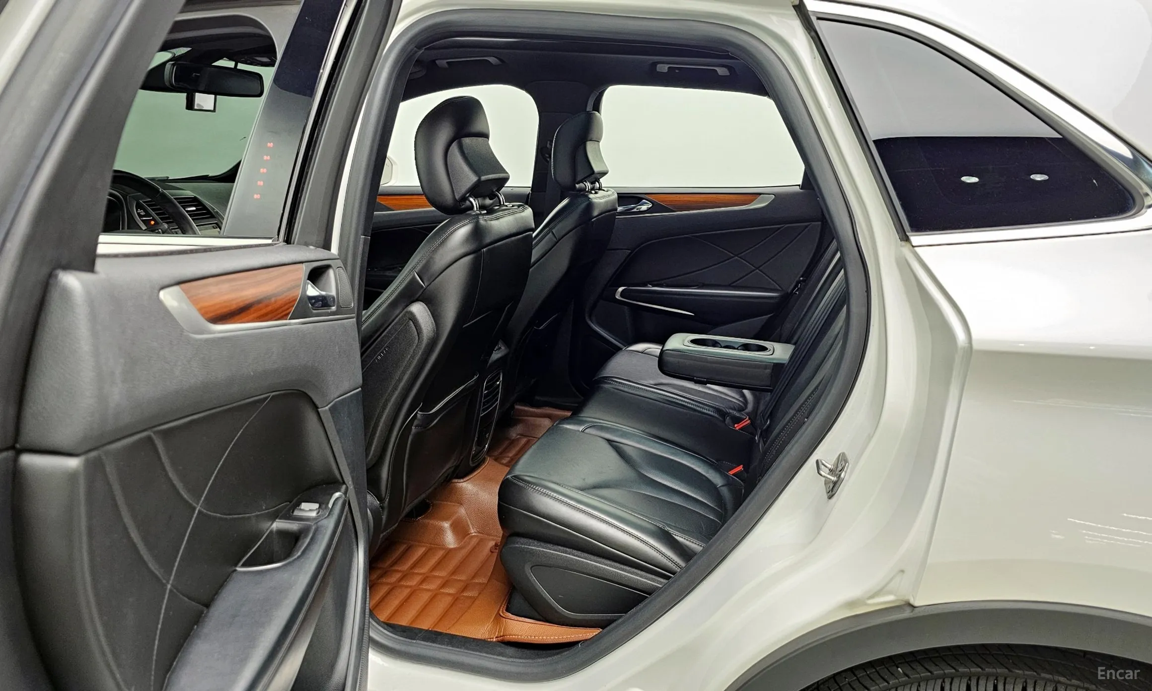 Lincoln MKC превью 12