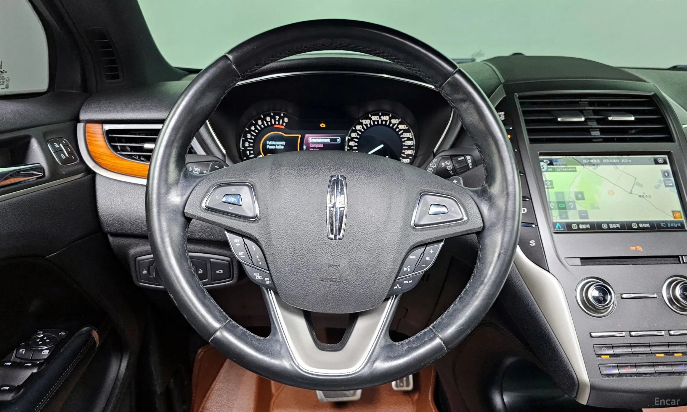 Lincoln MKC превью 13