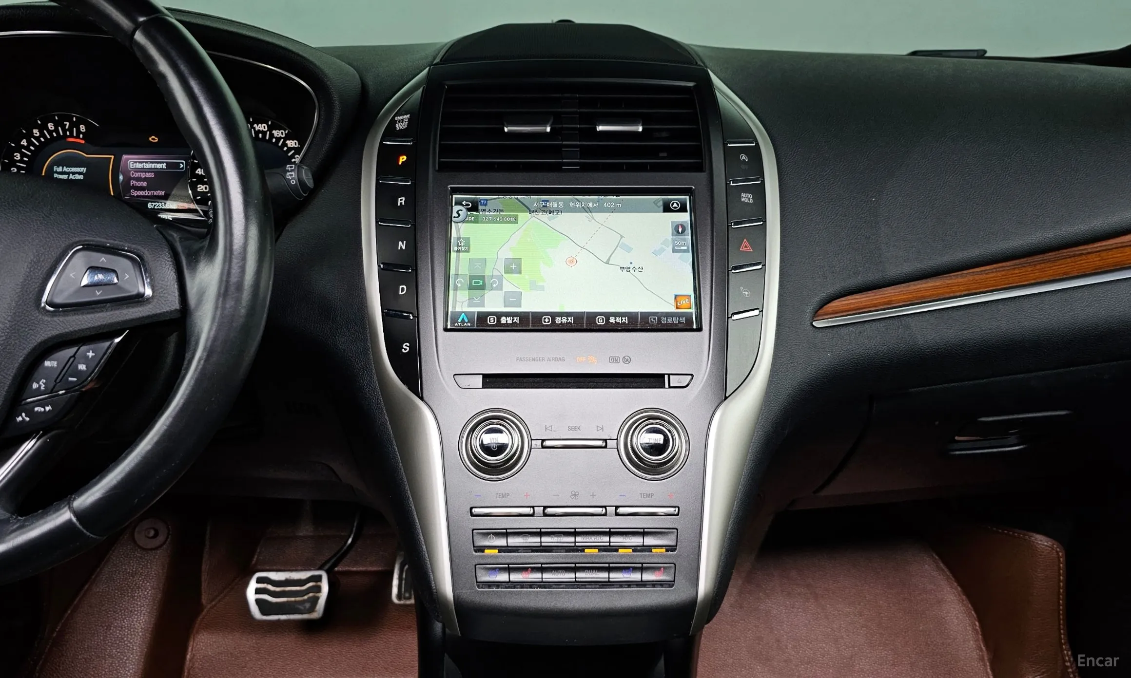 Lincoln MKC превью 14