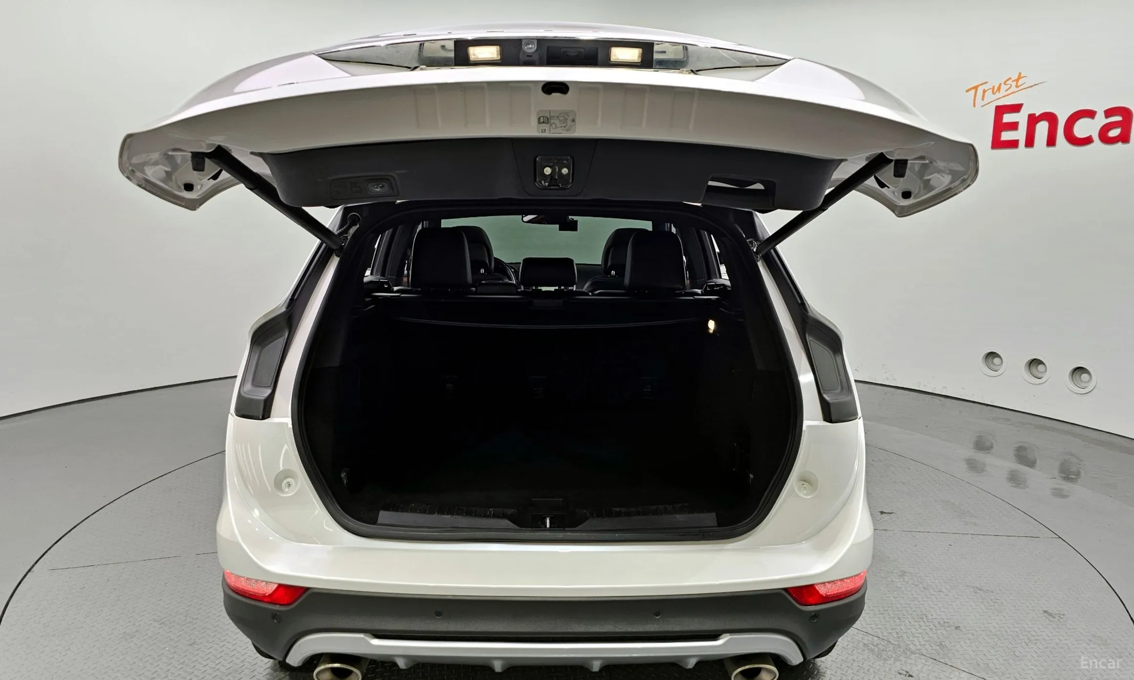 Lincoln MKC превью 20
