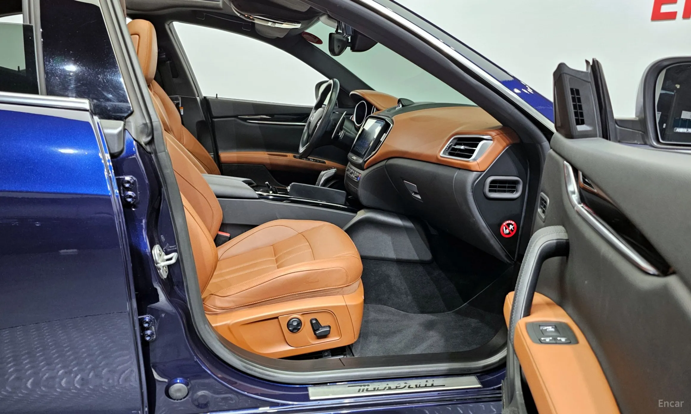 Maserati Ghibli превью 10