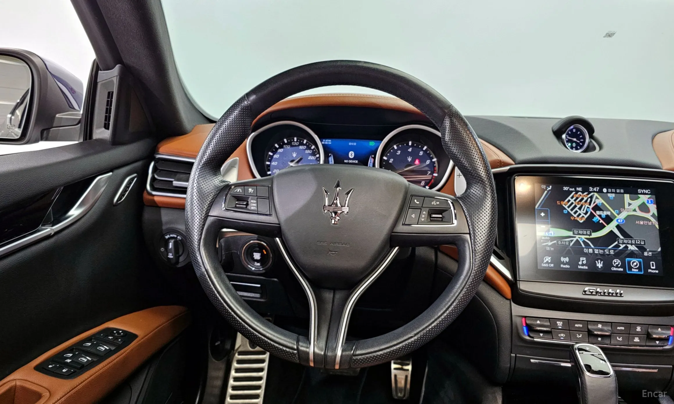 Maserati Ghibli превью 13