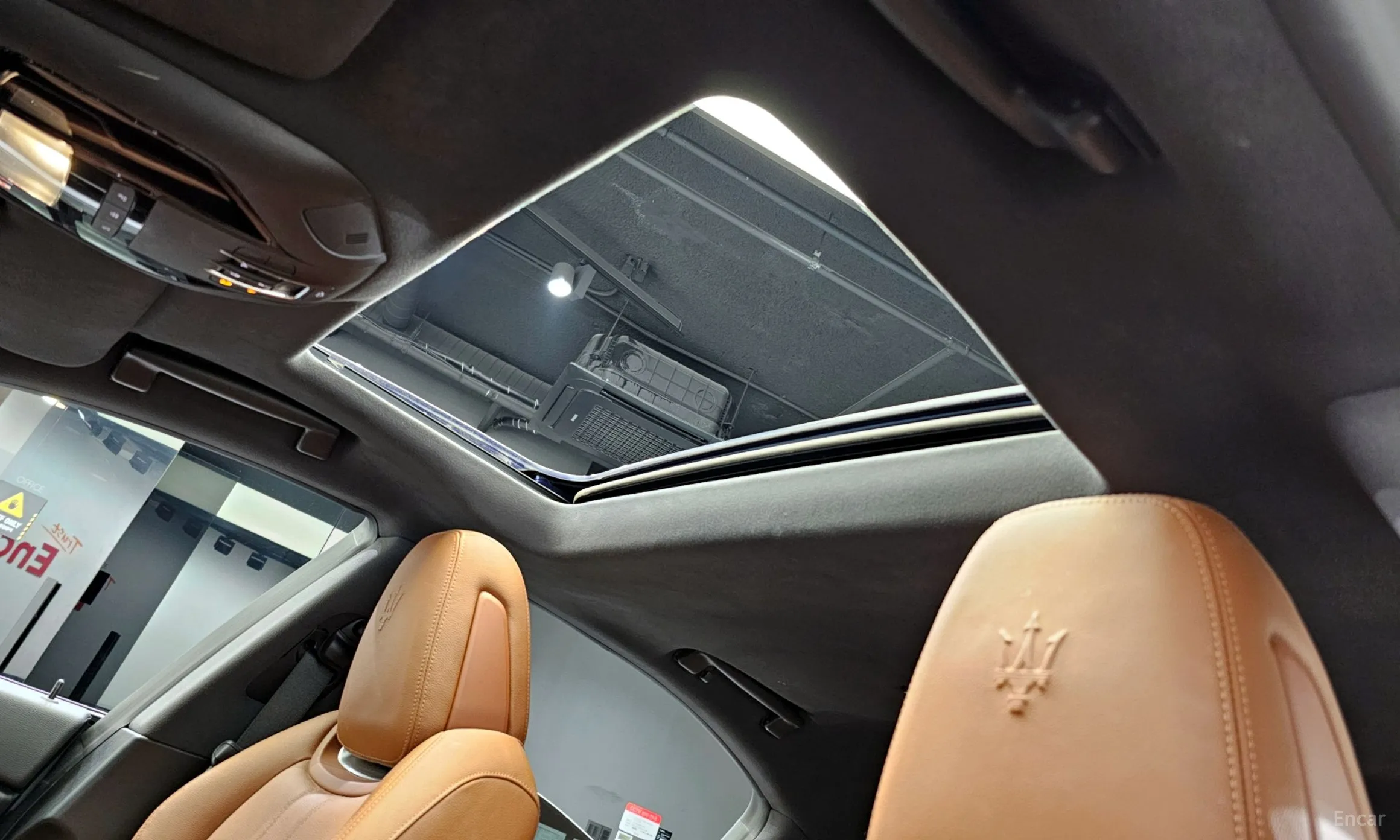 Maserati Ghibli превью 19
