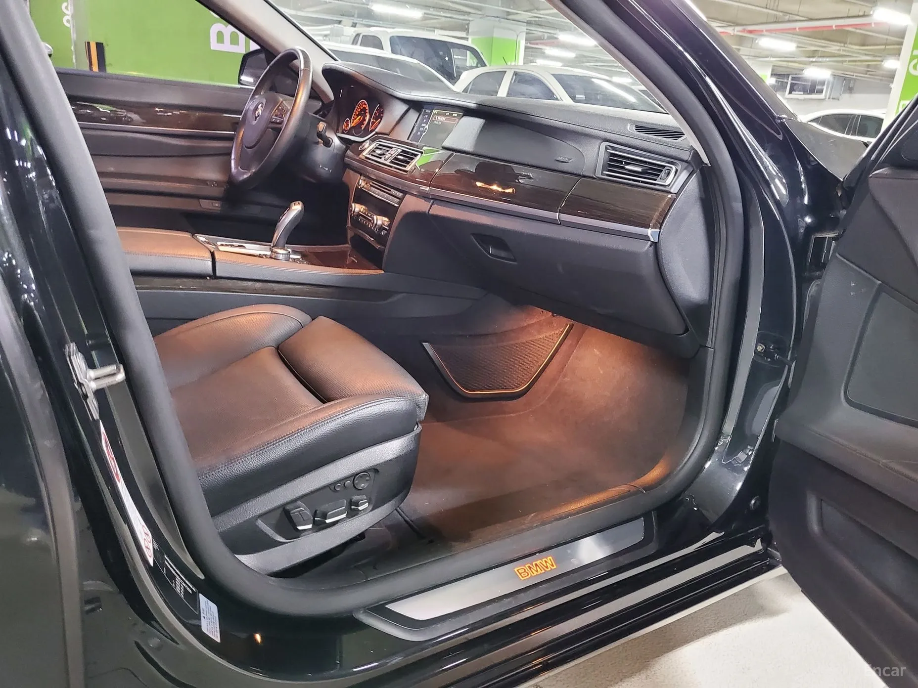 BMW 7 Series (F01) превью 4
