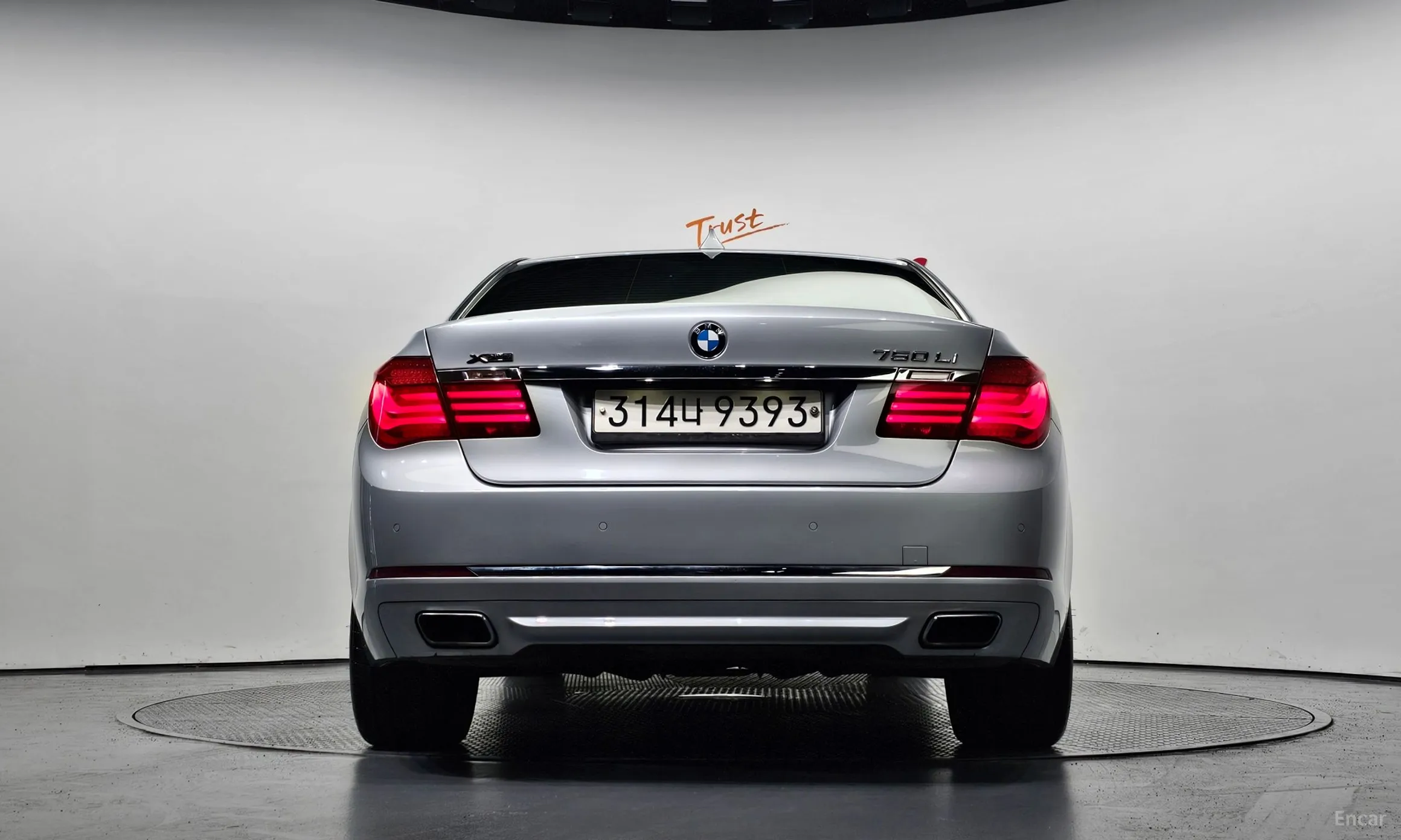 BMW 7 Series (F01) превью 3
