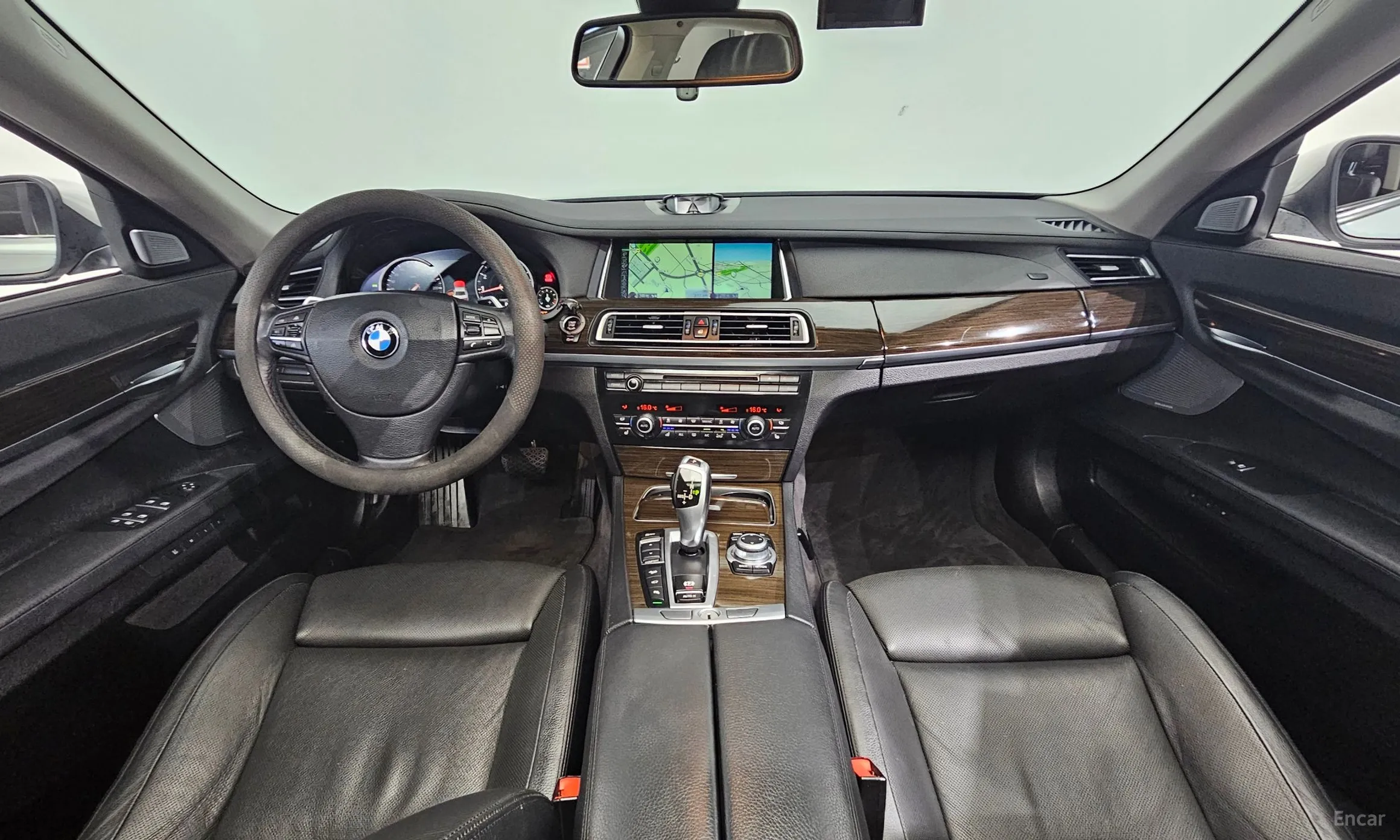 BMW 7 Series (F01) превью 4