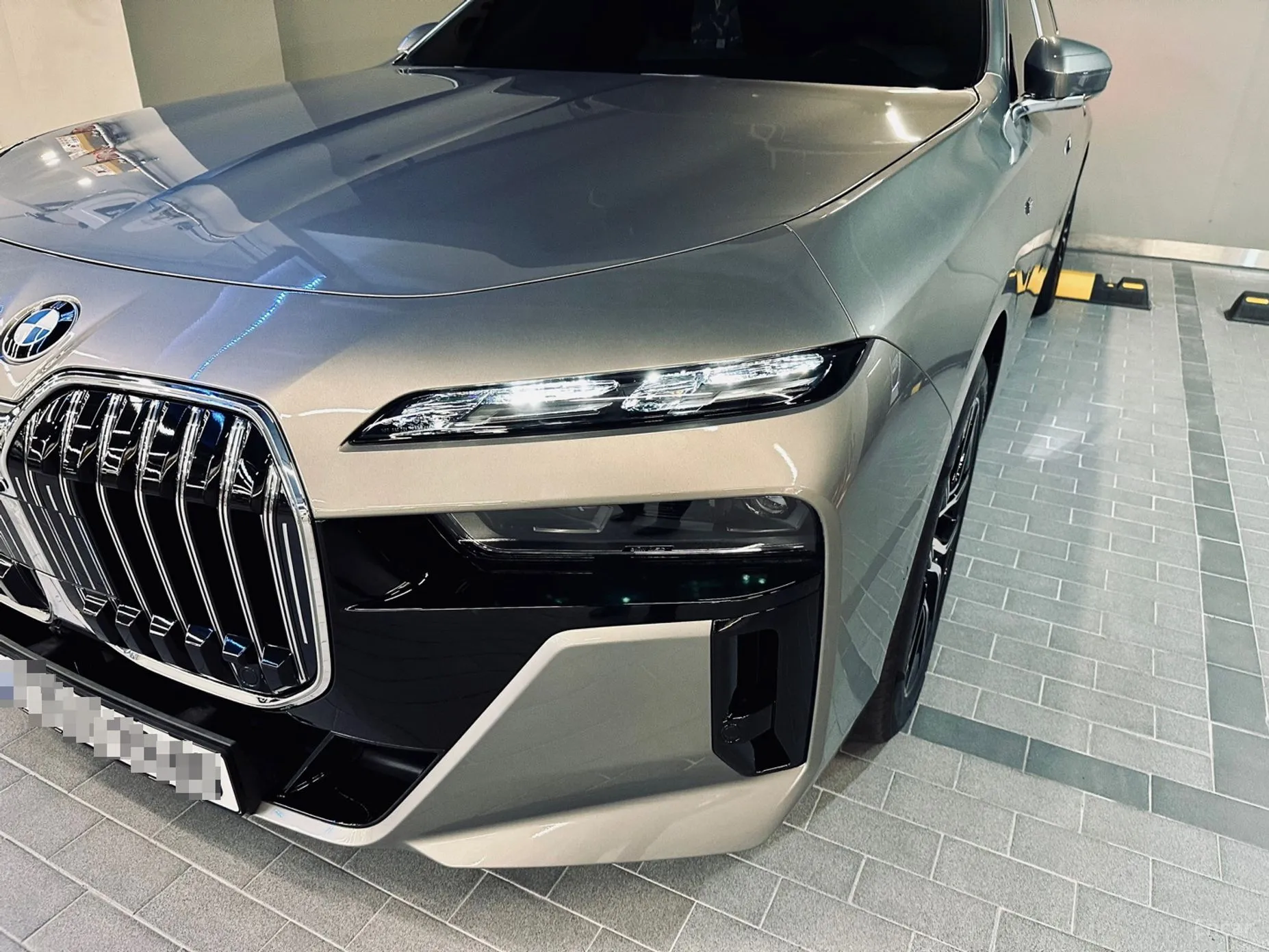 BMW 7 Series (G70)