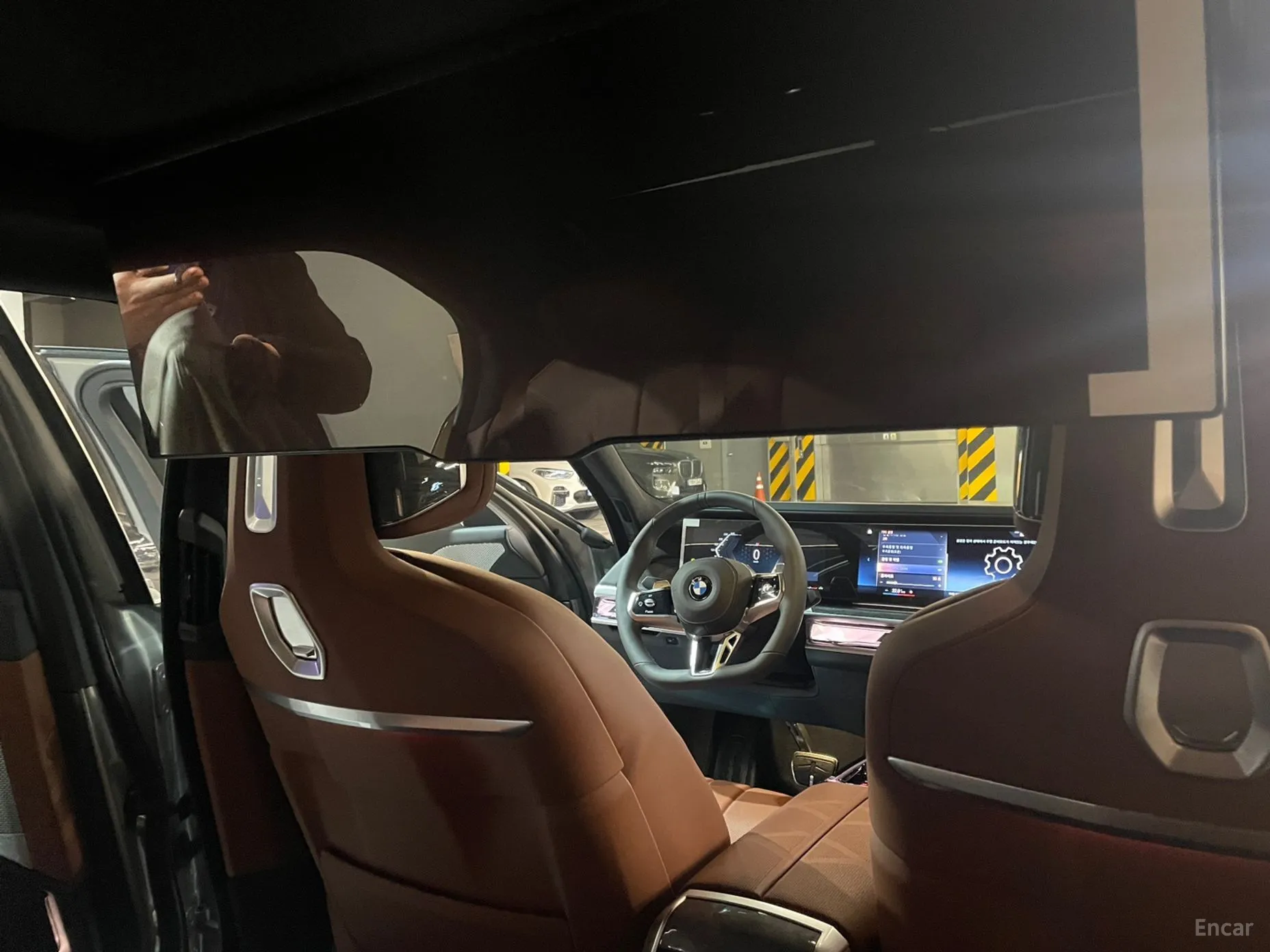 BMW 7 Series (G70) превью 19