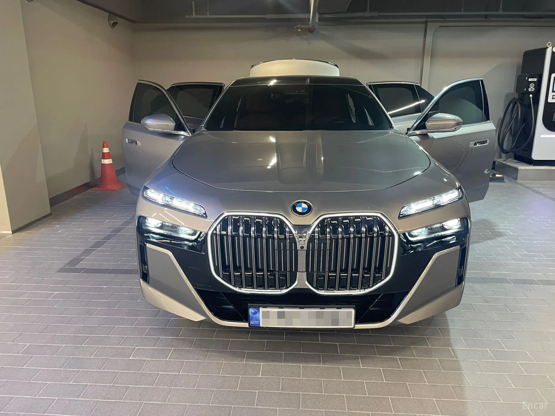 BMW 7 Series (G70) превью 3