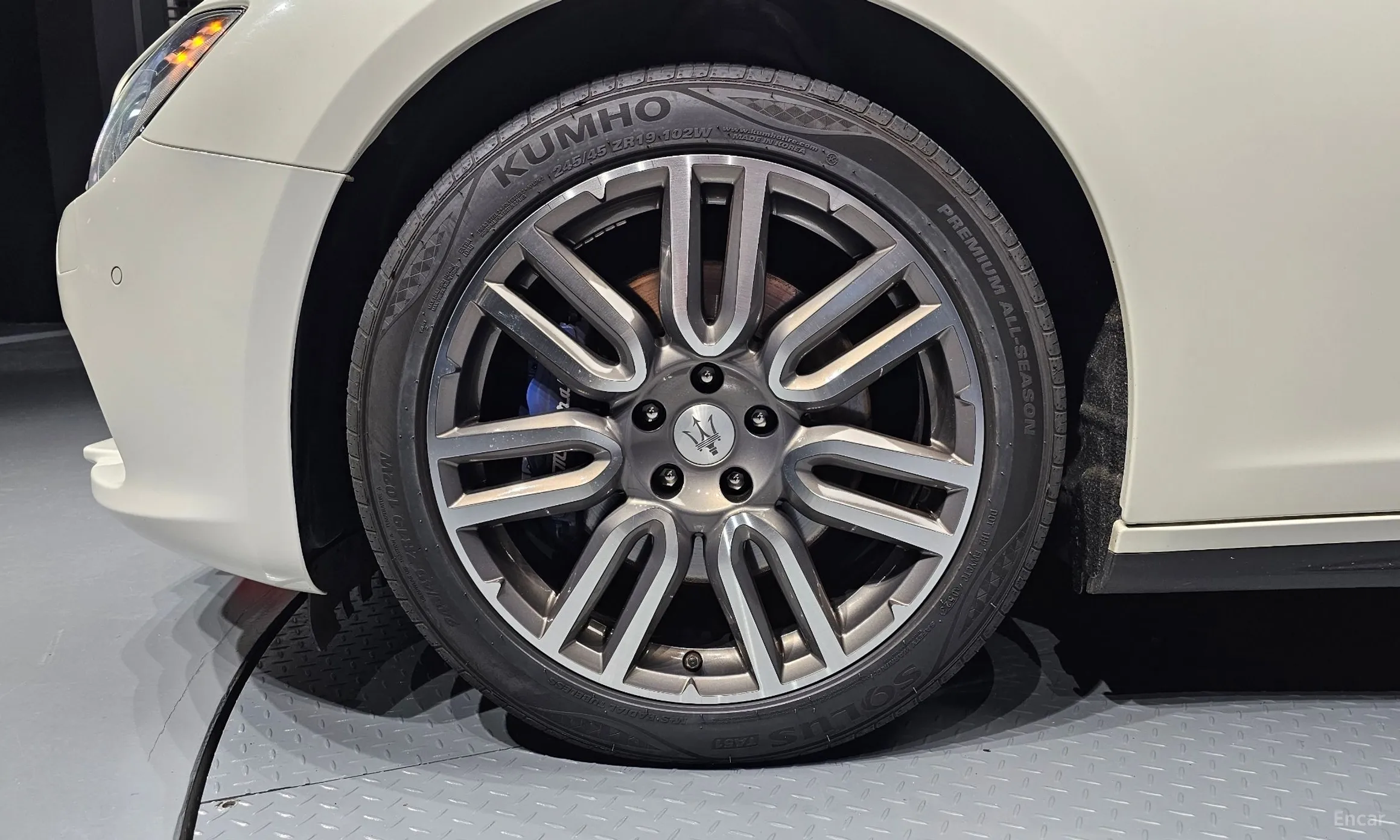 Maserati Ghibli превью 5
