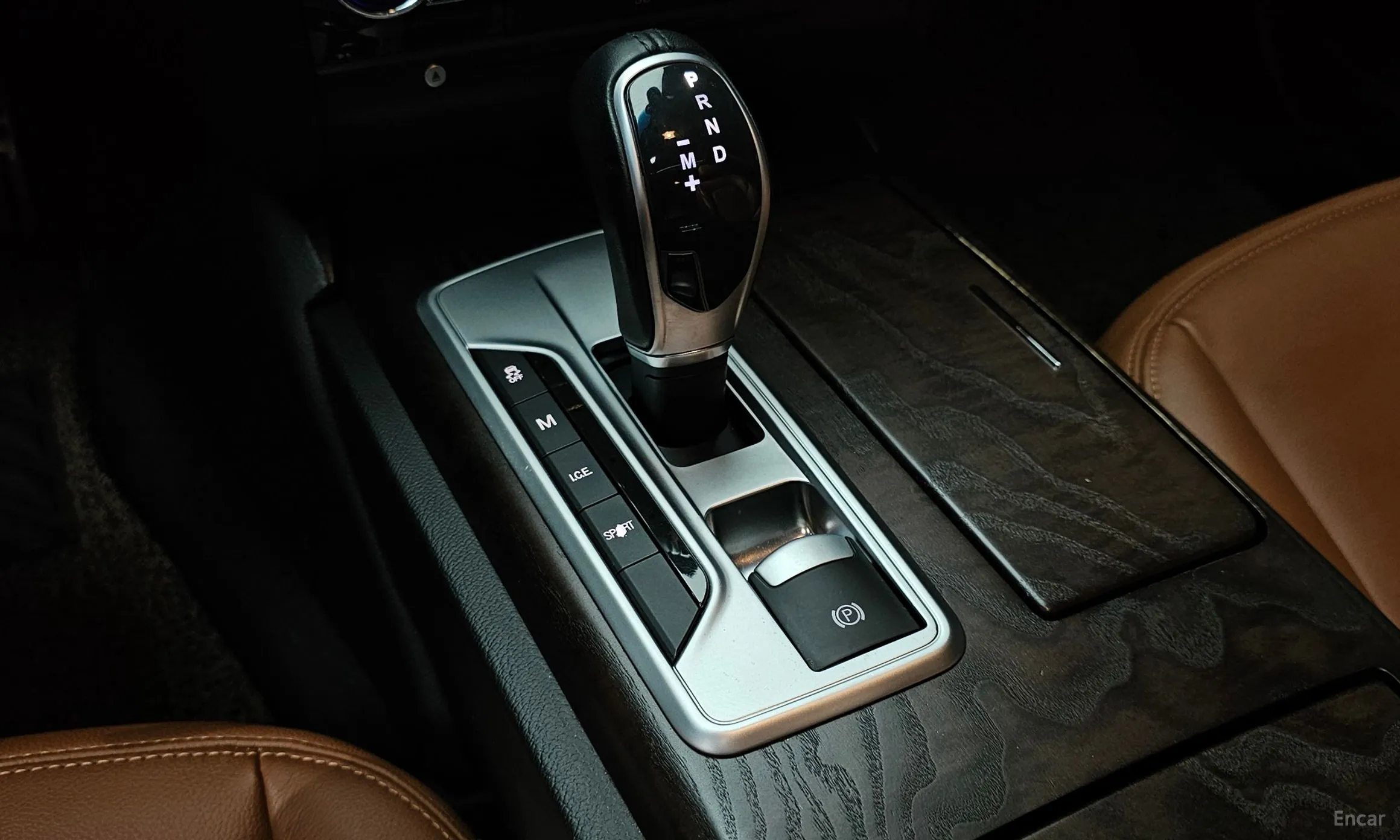 Maserati Ghibli превью 9