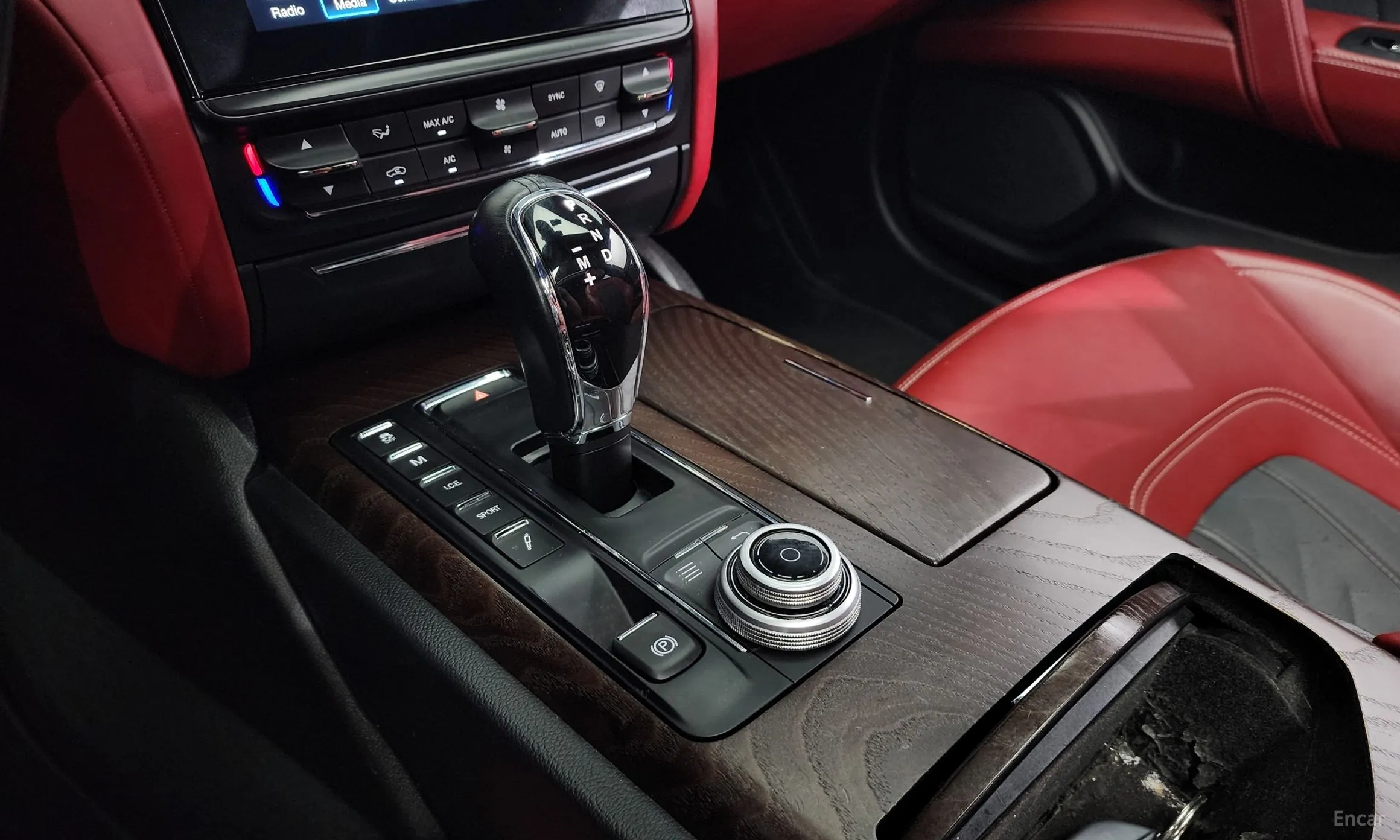 Maserati Quattroporte превью 9
