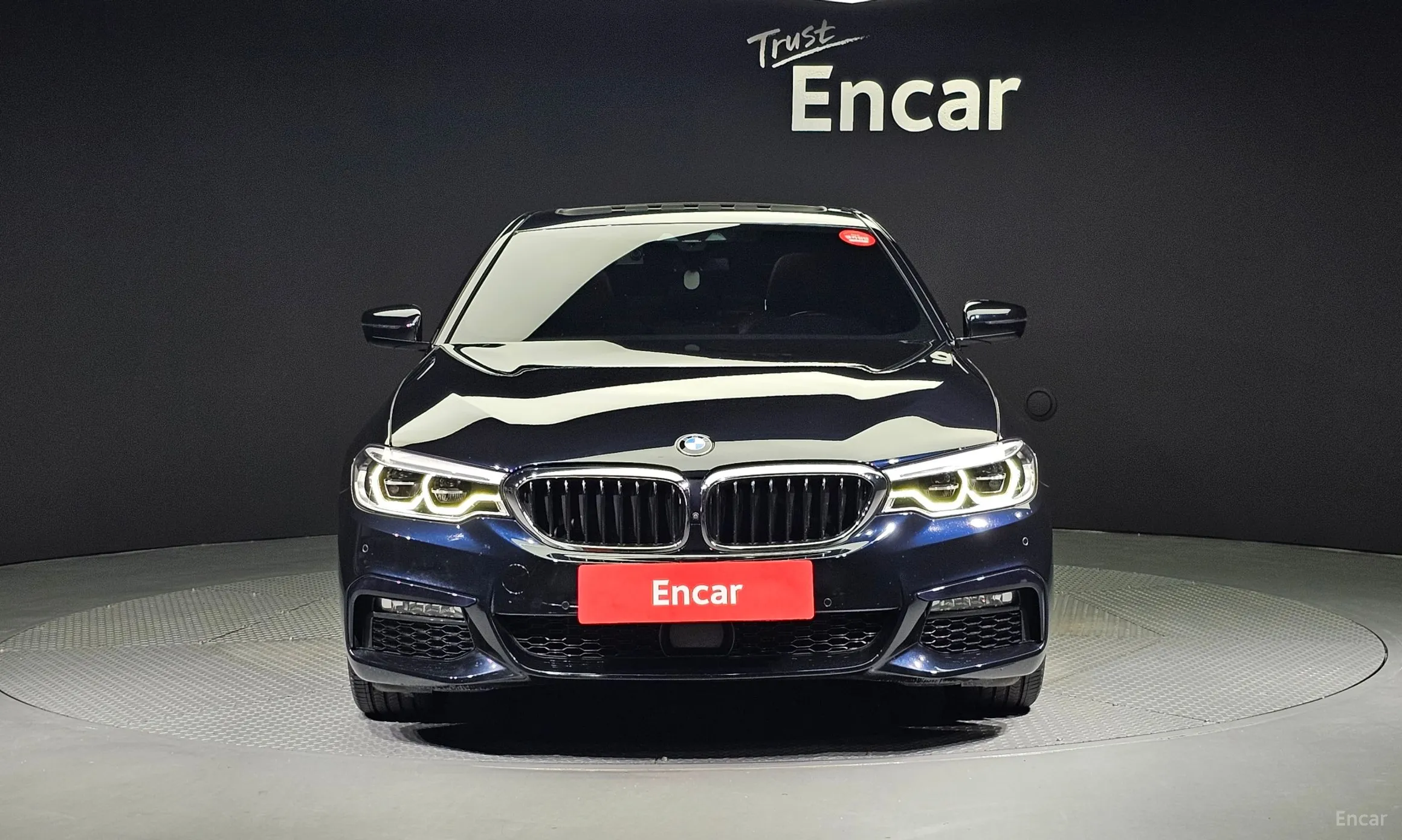BMW 5 Series (G30) превью 2