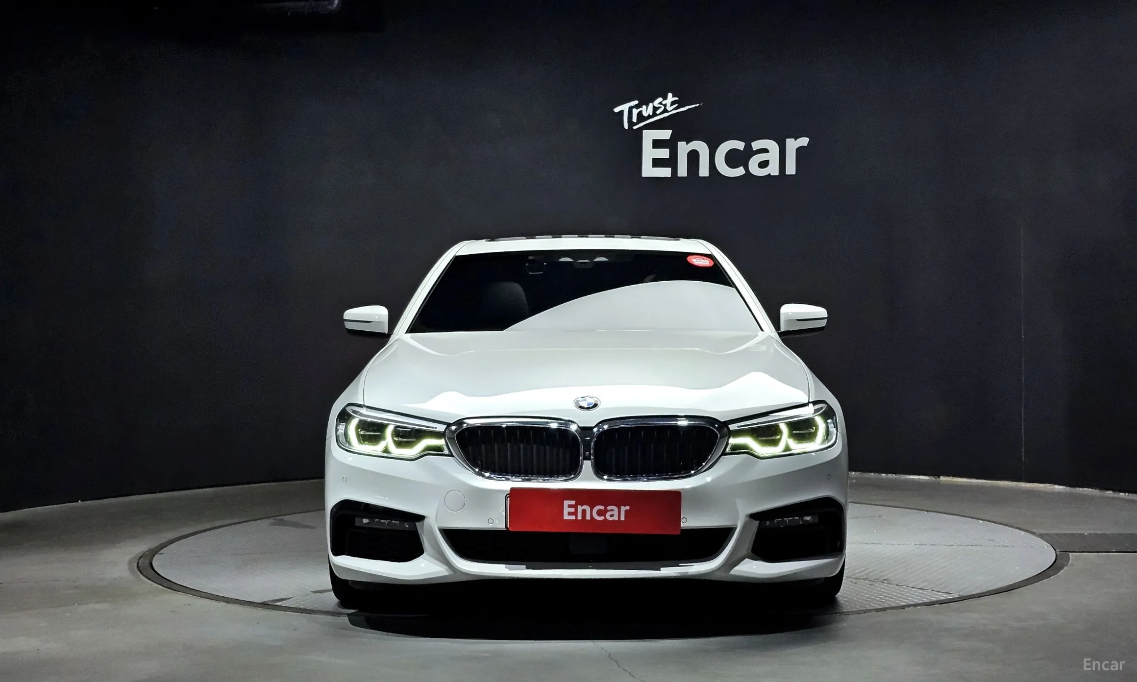 BMW 5 Series (G30) превью 2