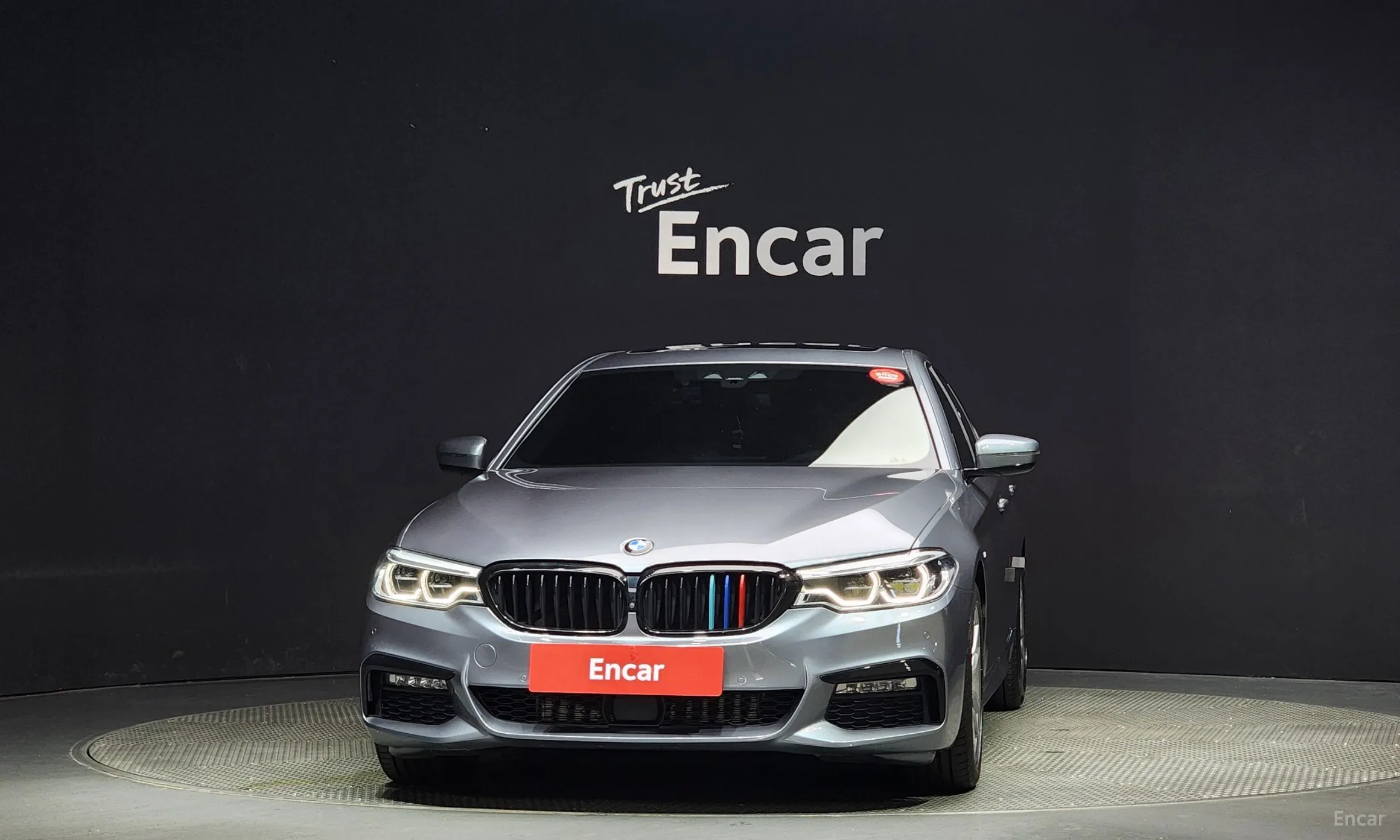 BMW 5 Series (G30) превью 2