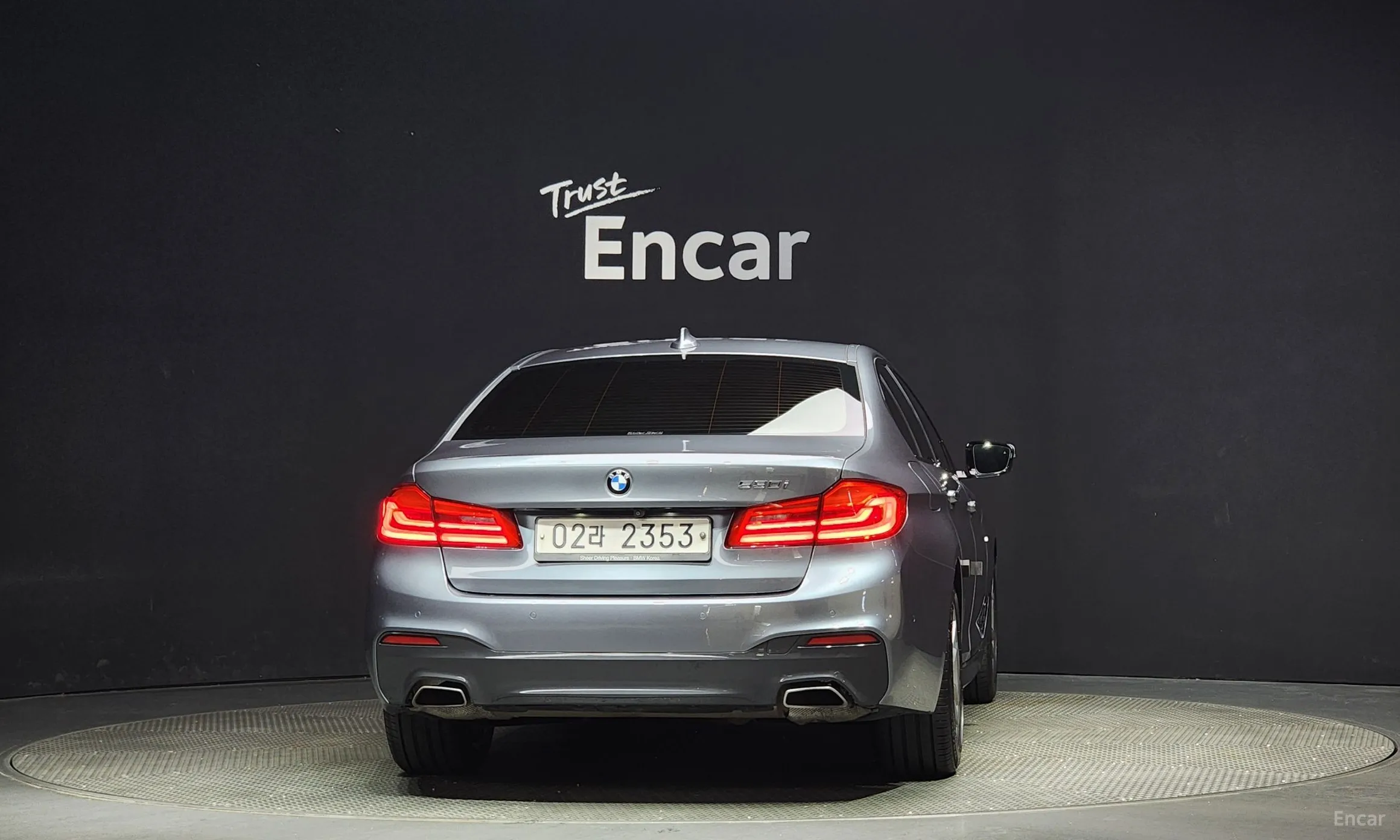 BMW 5 Series (G30) превью 3