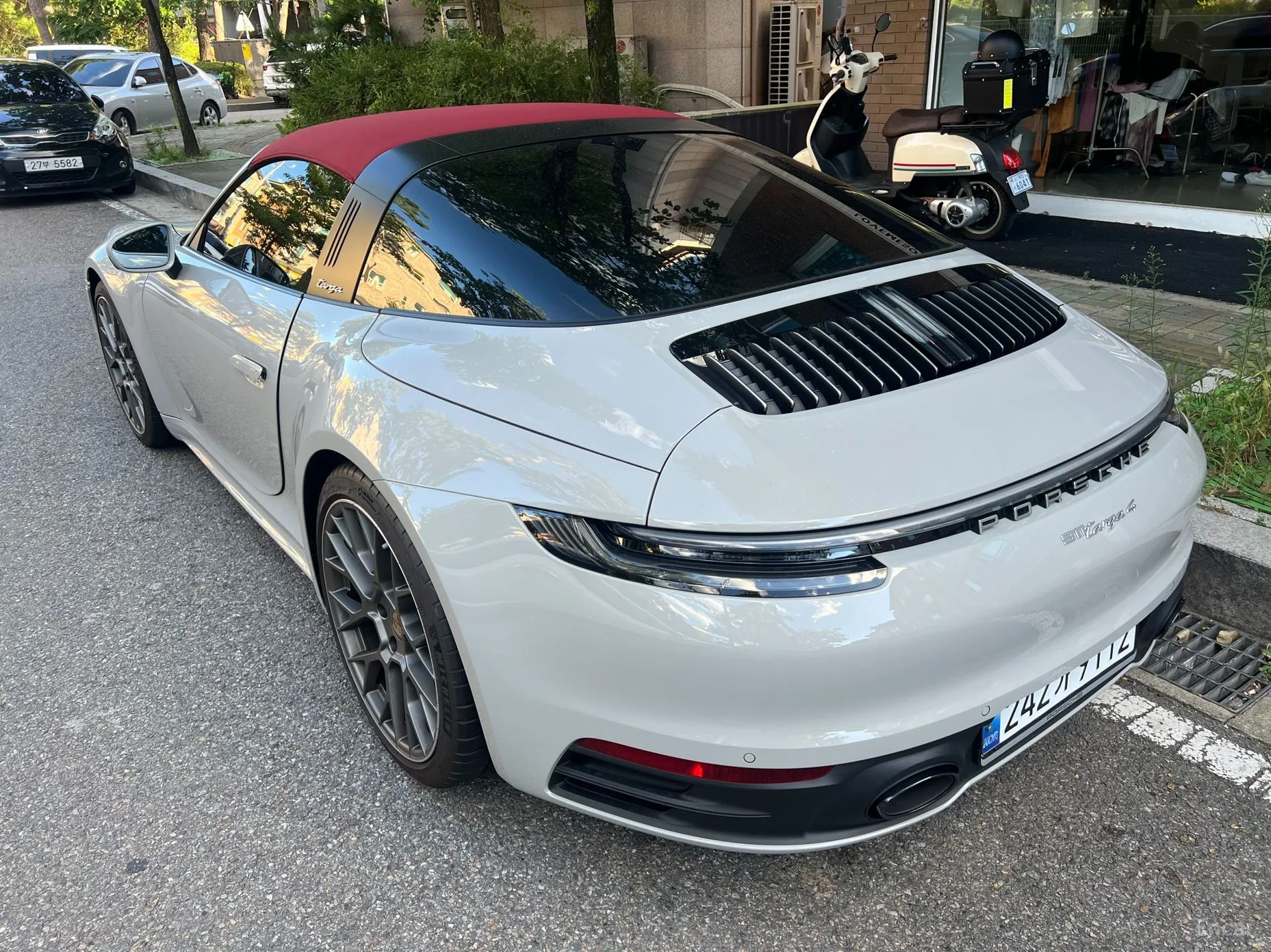 Porsche 911 (992) превью 3