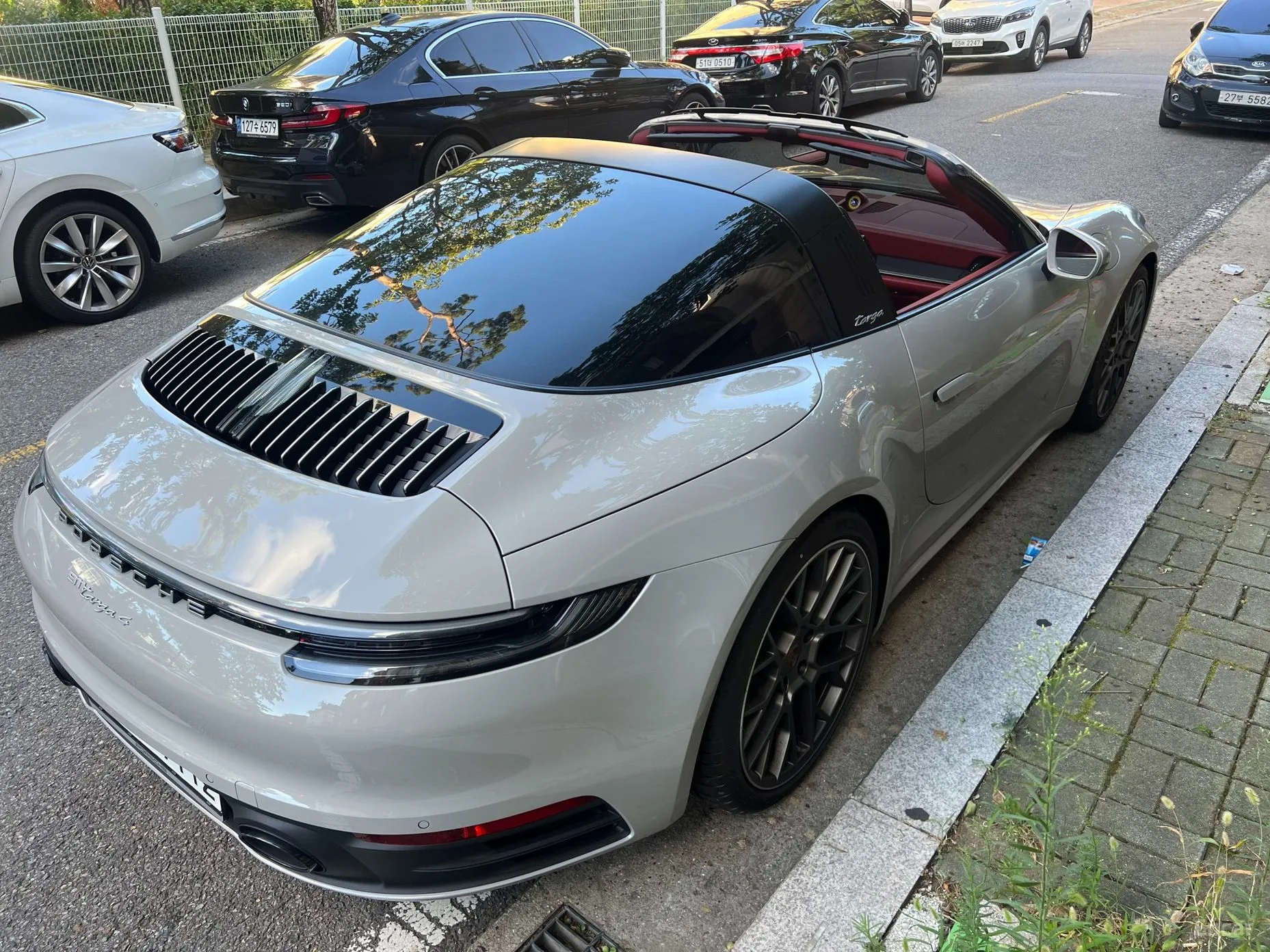 Porsche 911 (992) превью 4