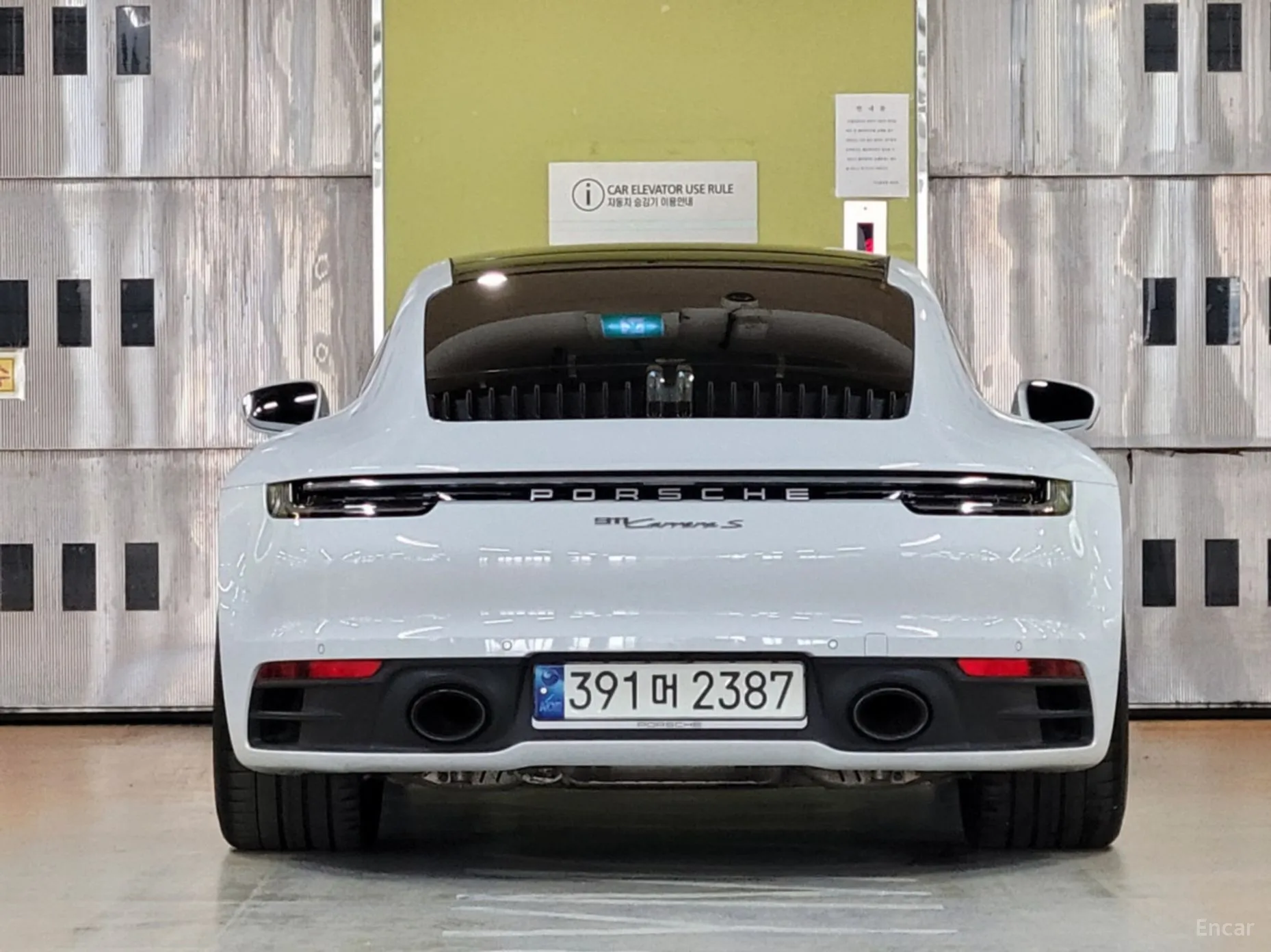 Porsche 911 (992) превью 3