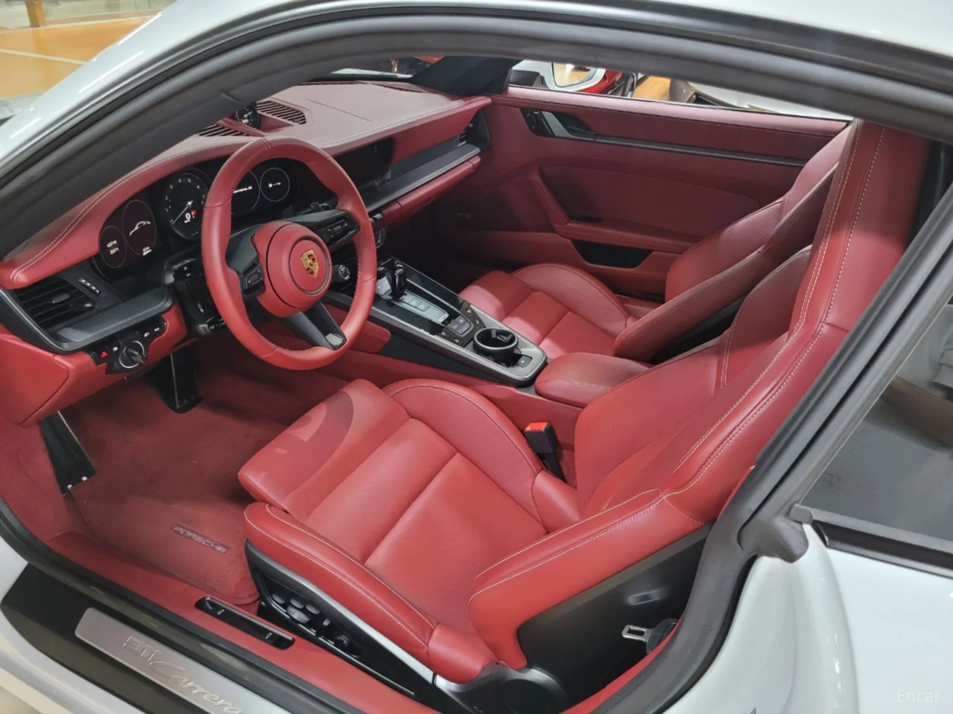 Porsche 911 (992) превью 4