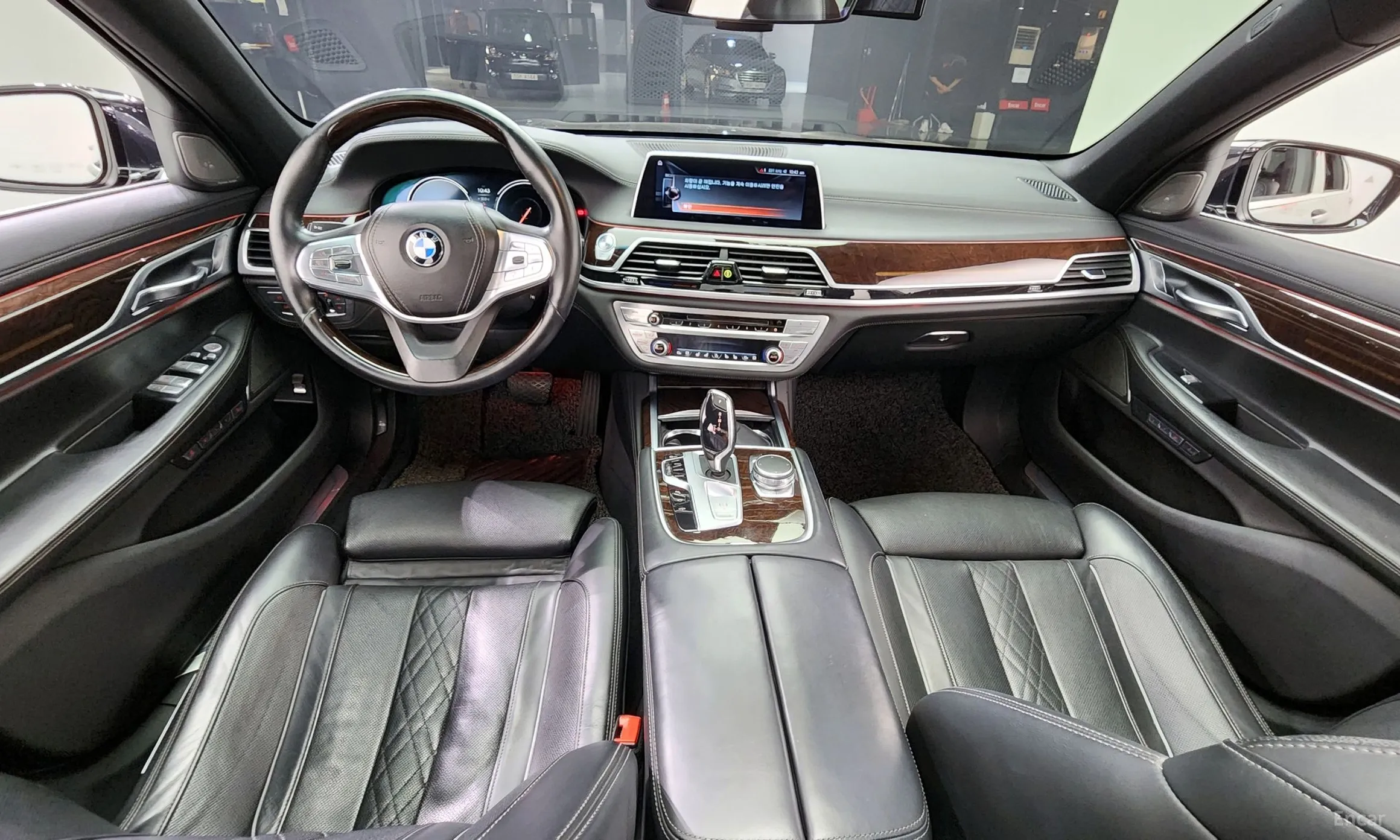 BMW 7 Series (G11) превью 4