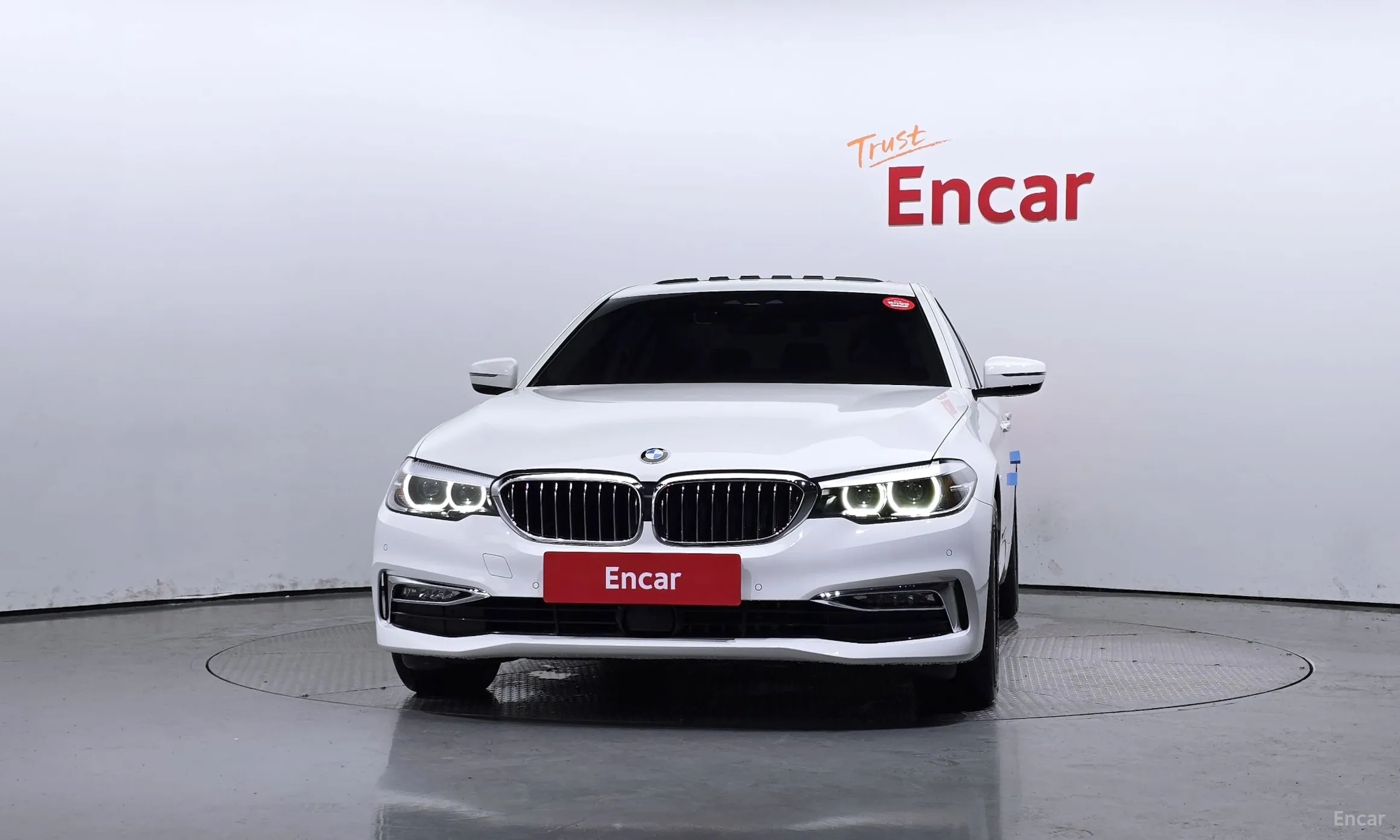 BMW 5 Series (G30) превью 2
