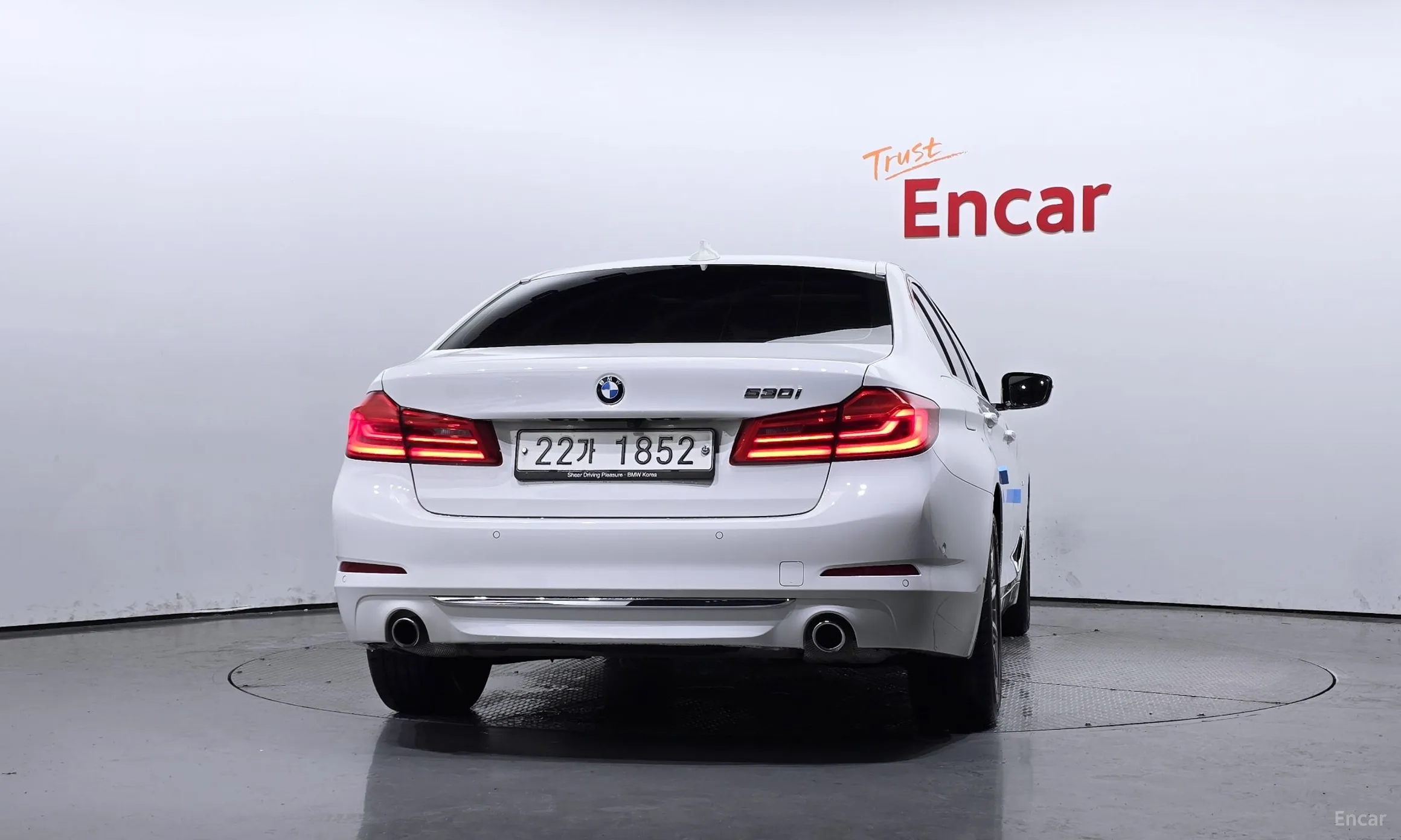 BMW 5 Series (G30) превью 3