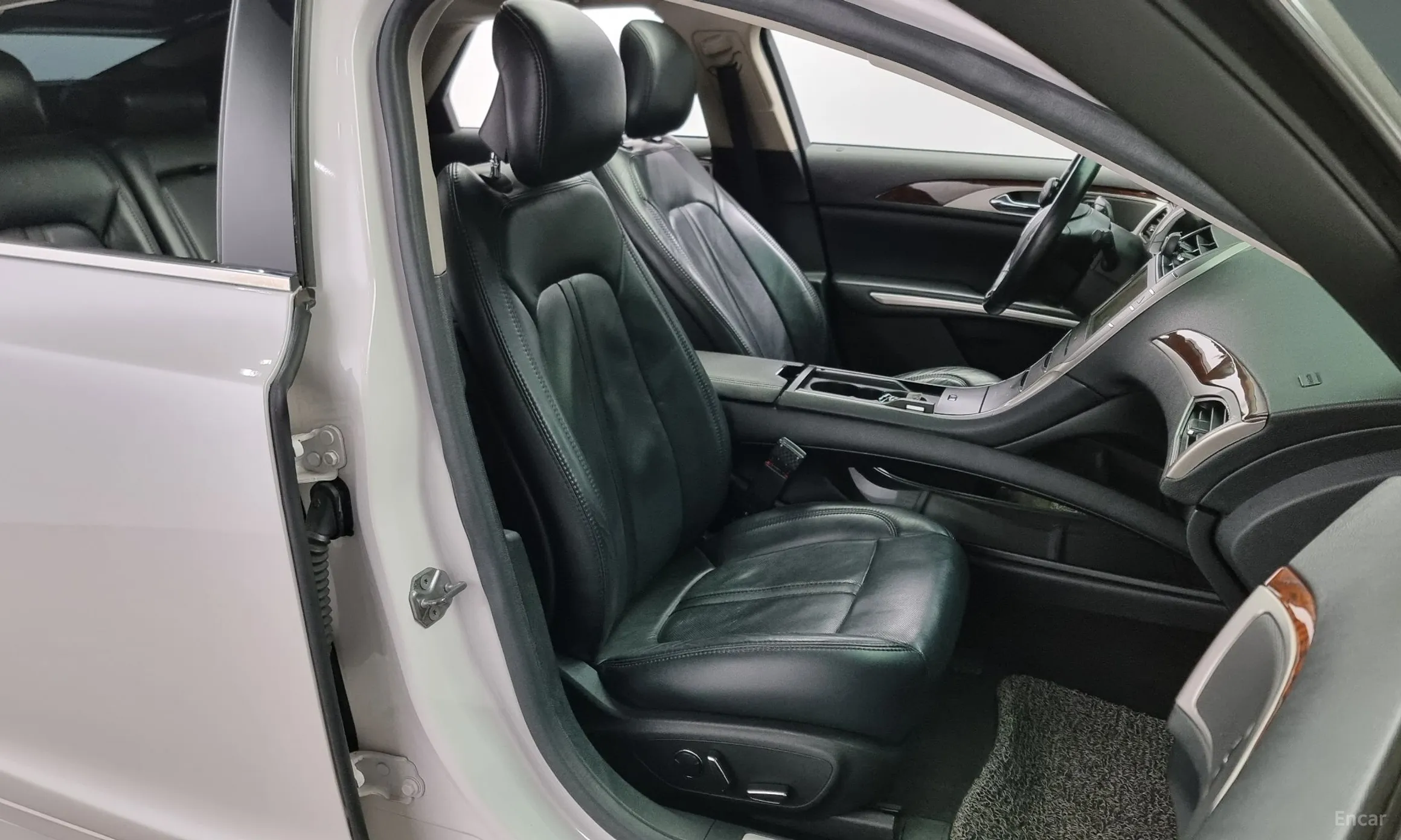 Lincoln New MKZ превью 12