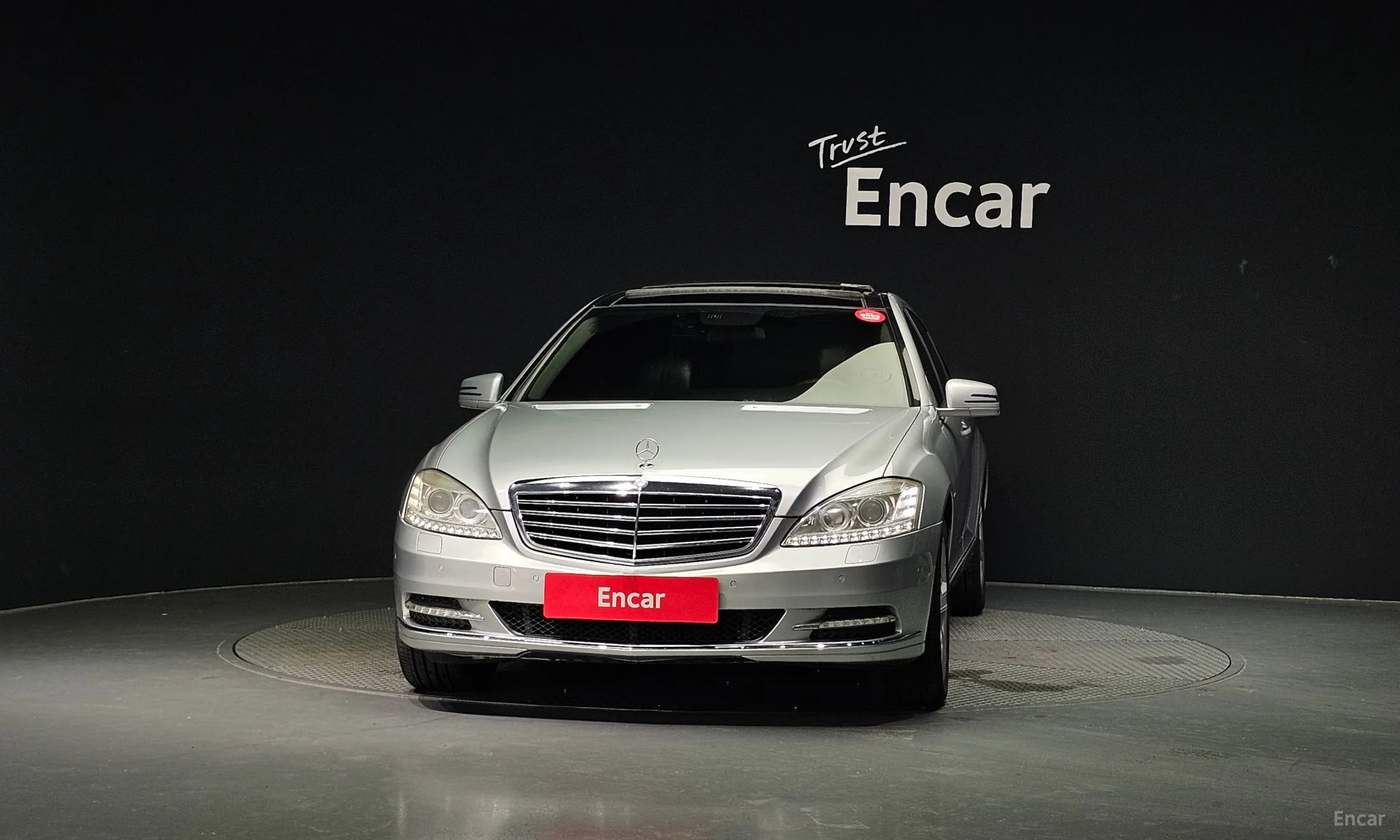 Mercedes Benz S-Class W221