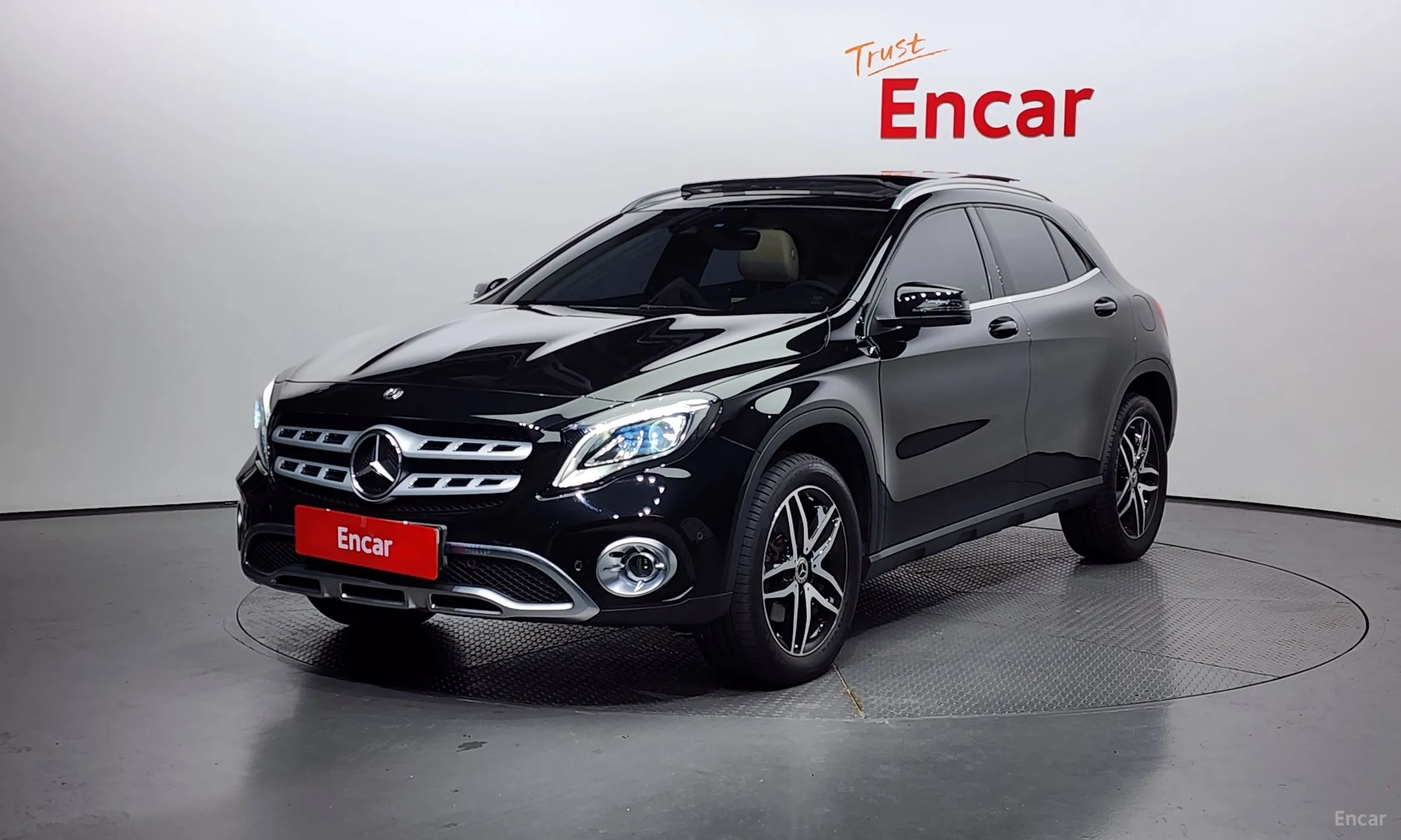 Mercedes Benz GLA-Class X156