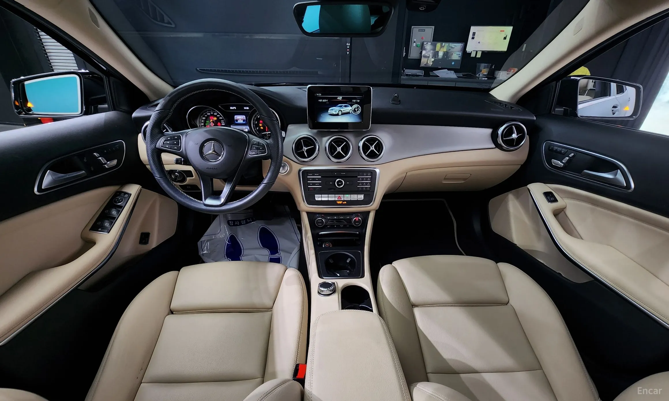 Mercedes Benz GLA-Class X156 превью 4