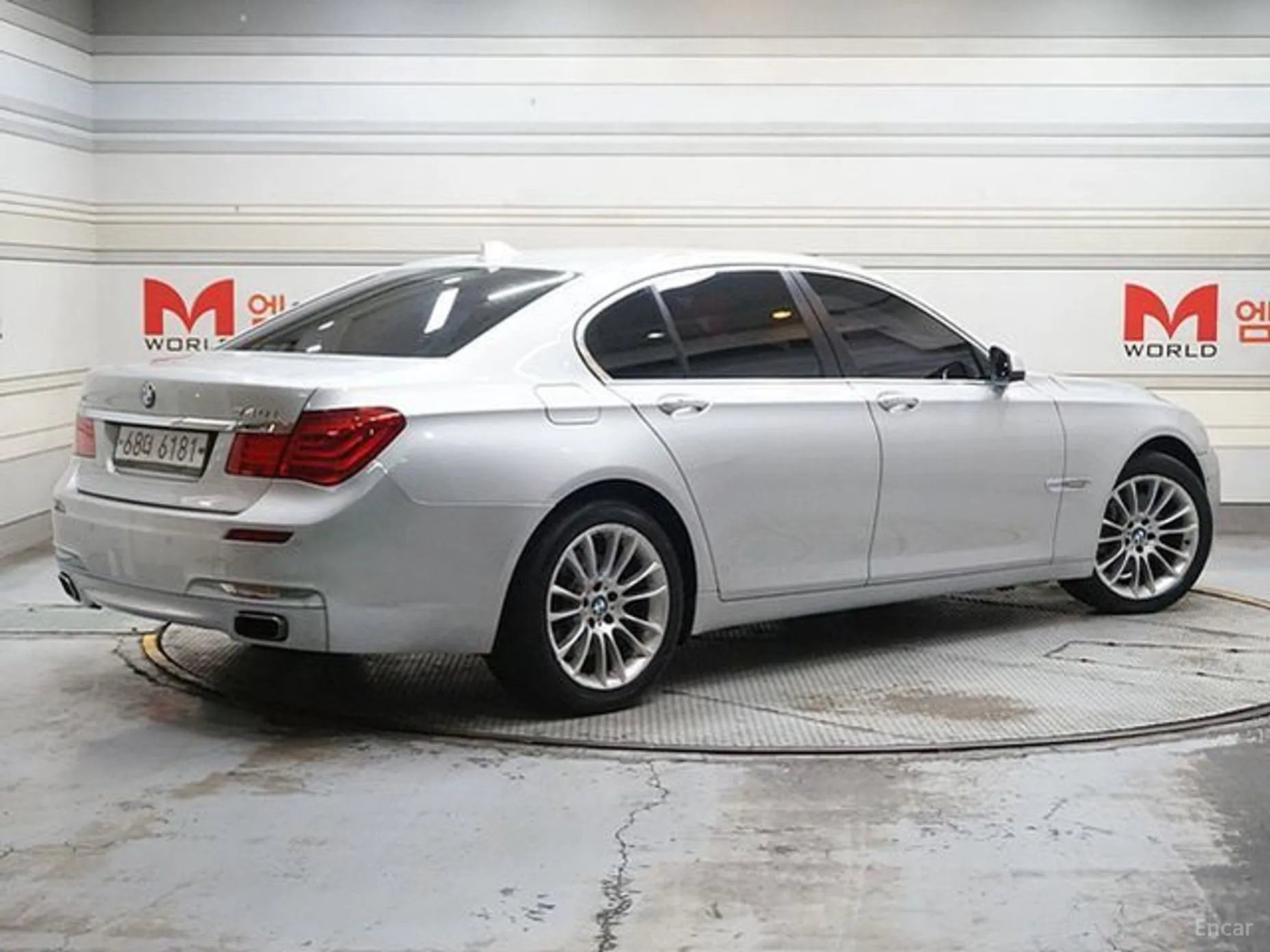 BMW 7 Series (F01) превью 3