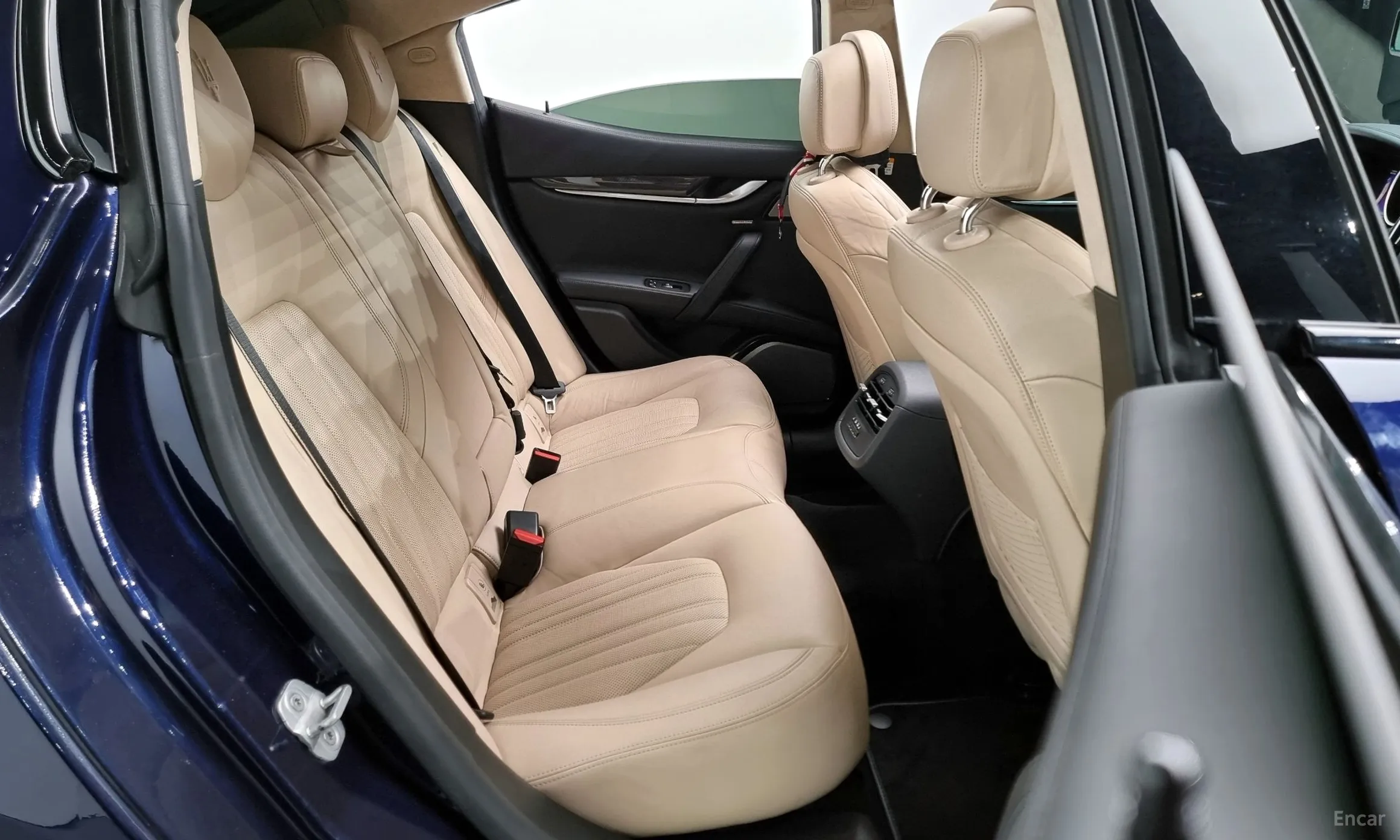 Maserati Ghibli превью 12