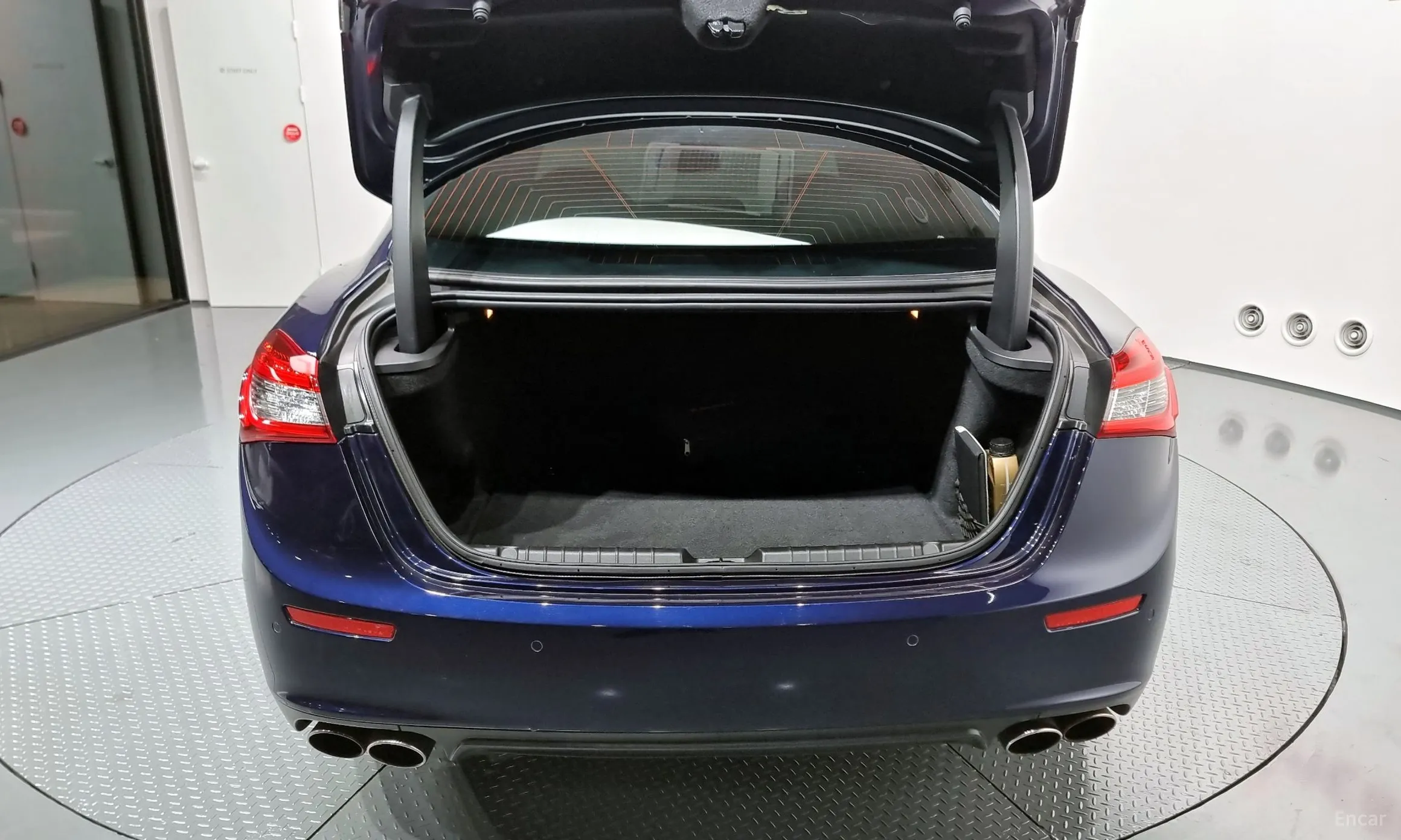 Maserati Ghibli превью 20