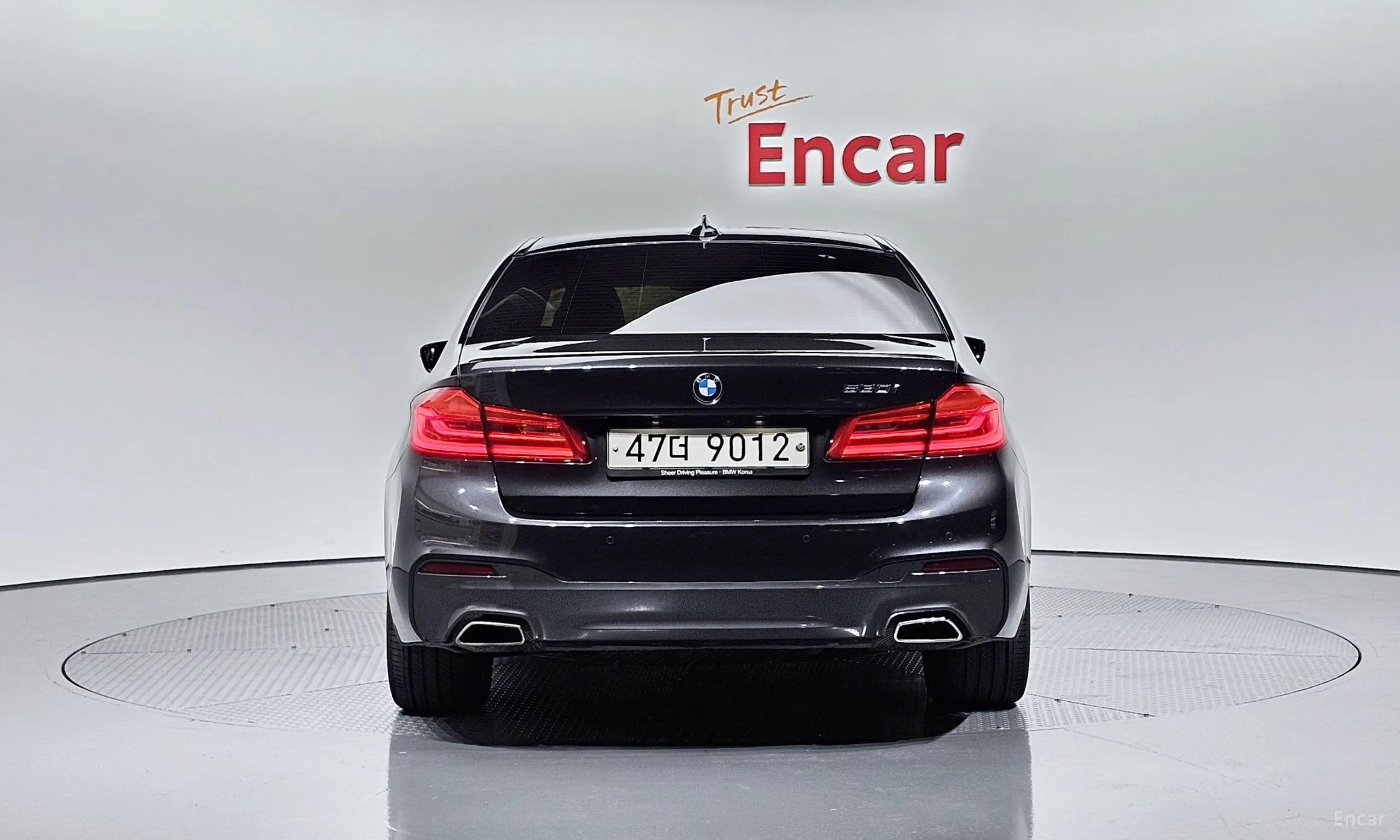 BMW 5 Series (G30) превью 3