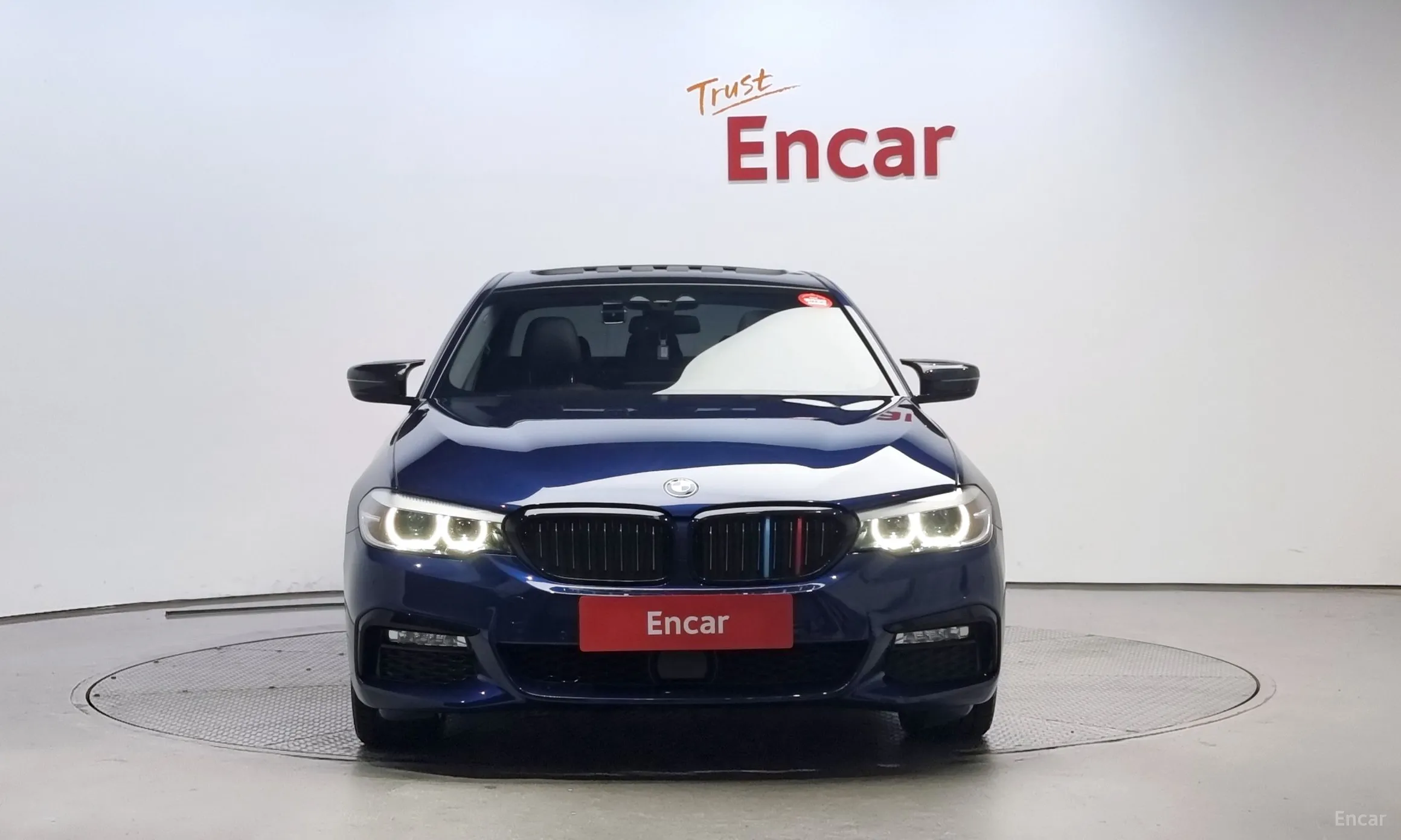 BMW 5 Series (G30) превью 2