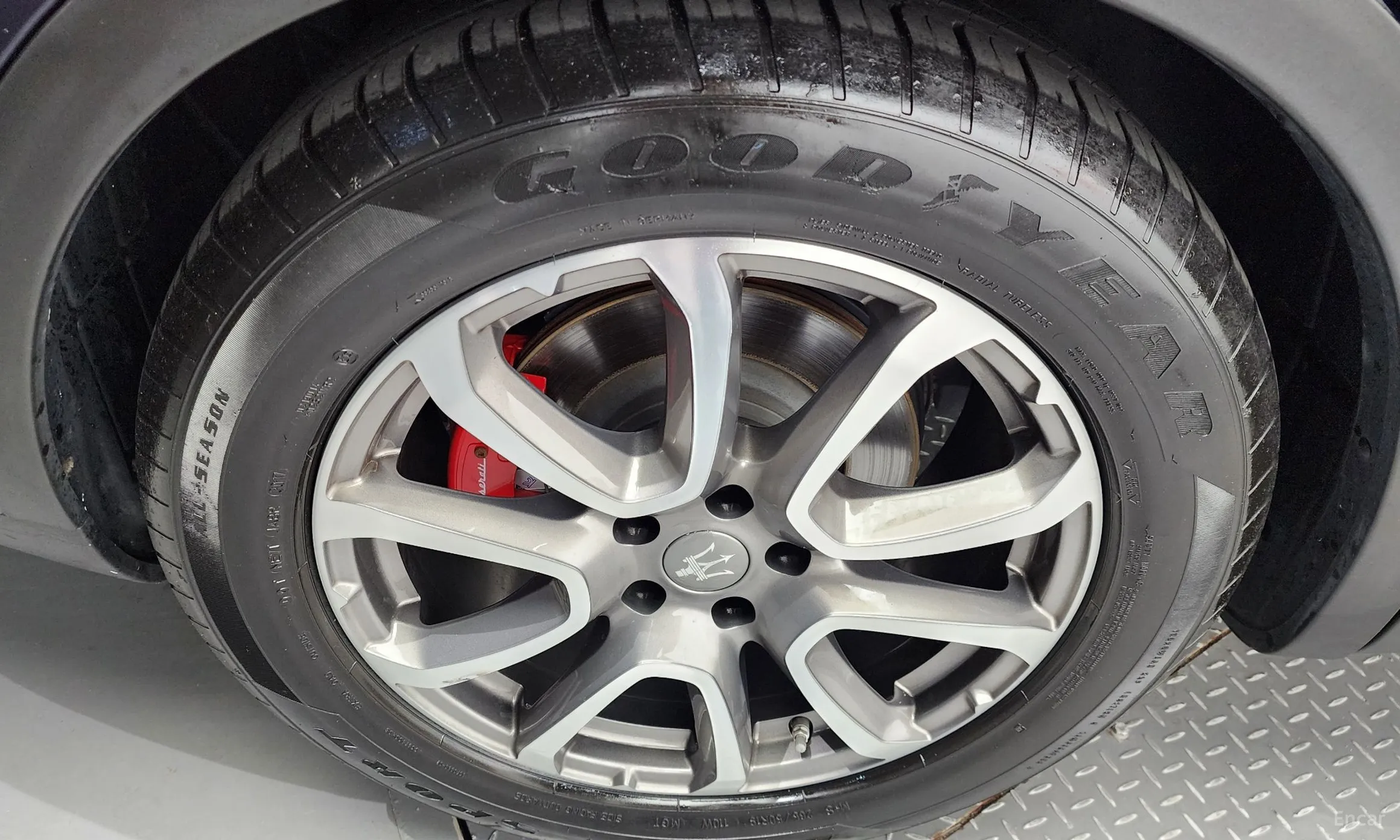 Maserati Levante превью 5
