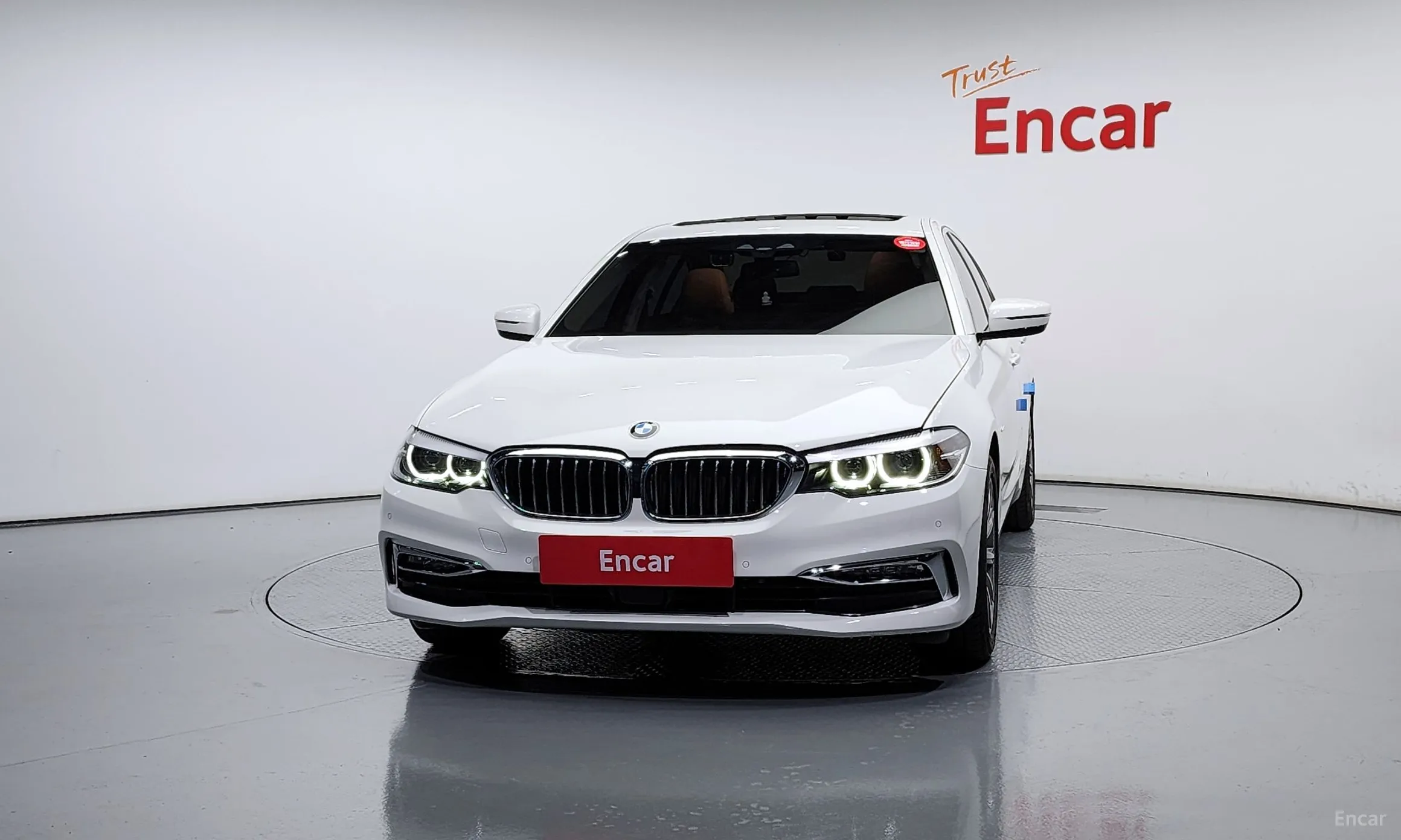 BMW 5 Series (G30) превью 2