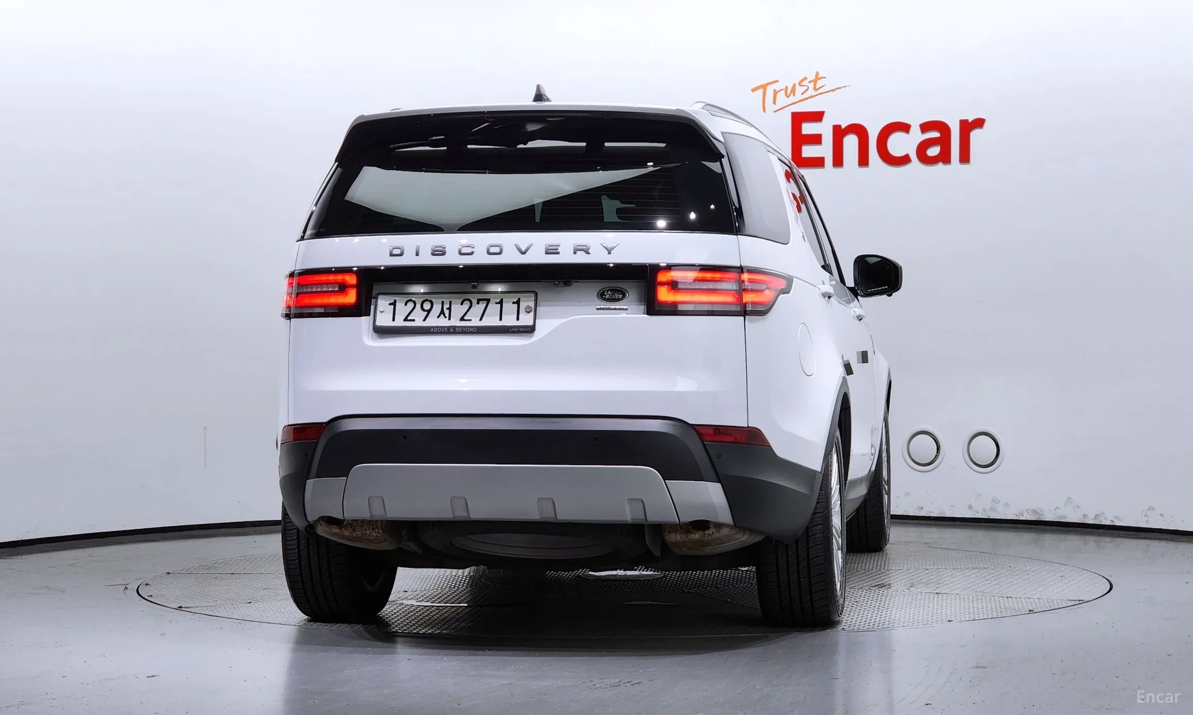 Land Rover Discovery 5 превью 3