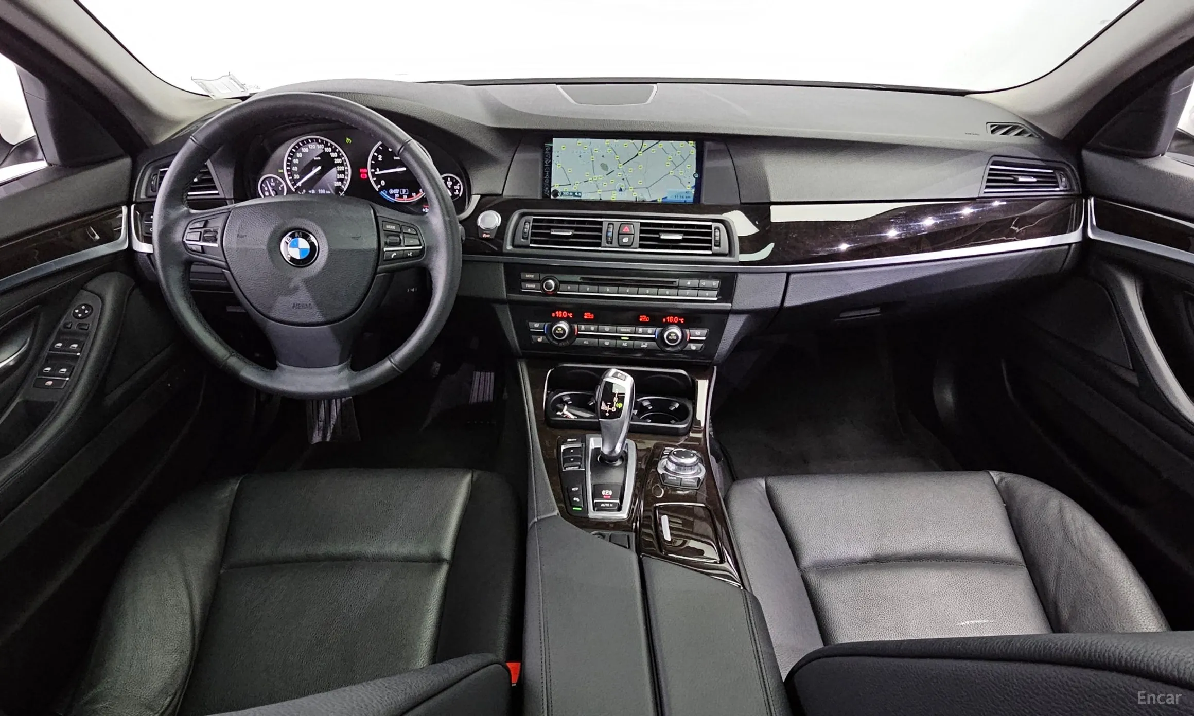 BMW 5 Series (F10) превью 4