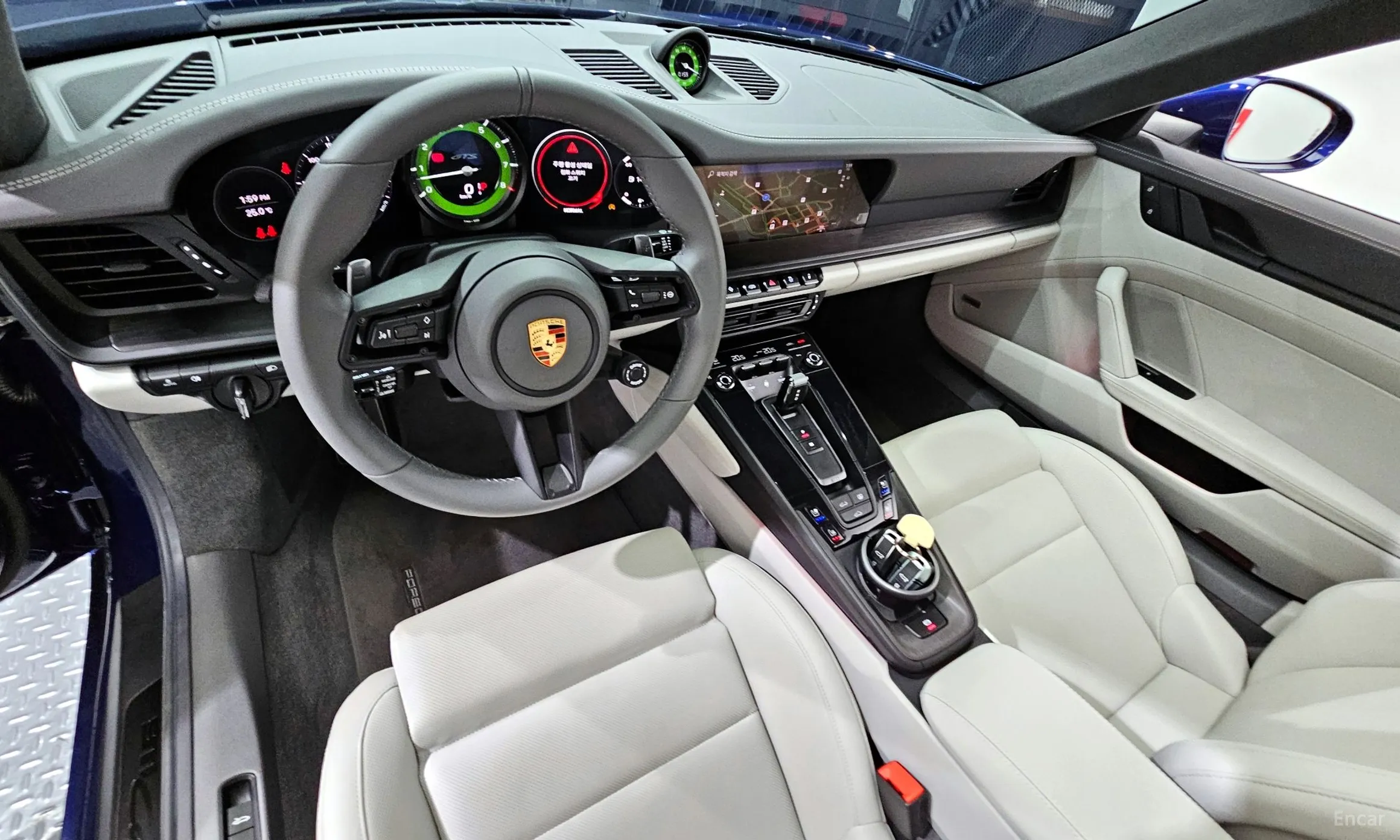 Porsche 911 (992) превью 4