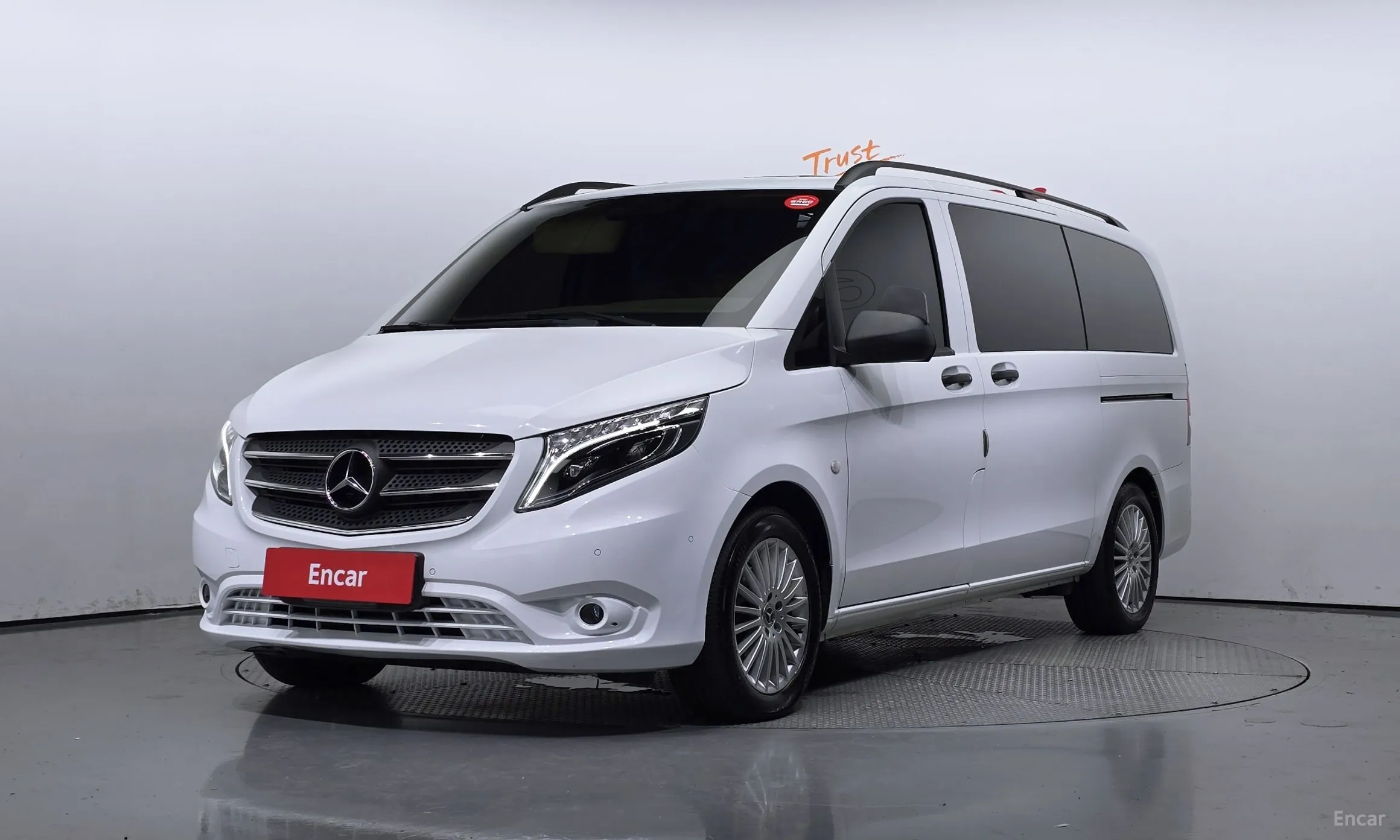 Mercedes Benz V-Class